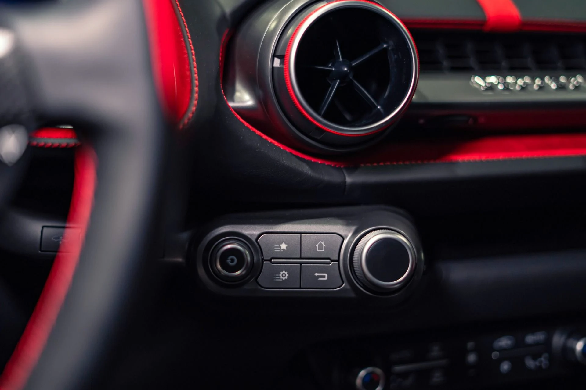 mph040_2217462711_Used_2020_Ferrari_812_Superfast_1778093212_4f29f54416
