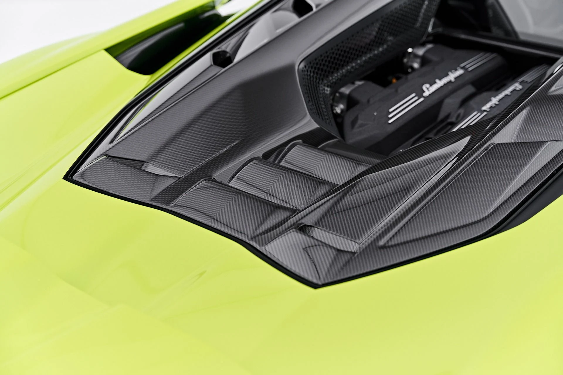 mph040_2233959301_Used_2026_Lamborghini_Revuelto_Base_1788485670_b771f5106f