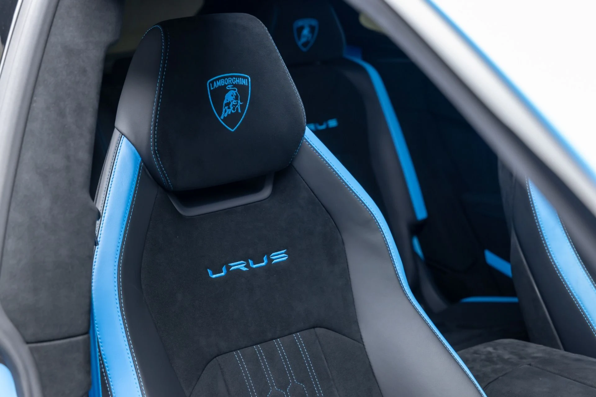 mph040_2247429005_13287_p41_l_0c195d3967