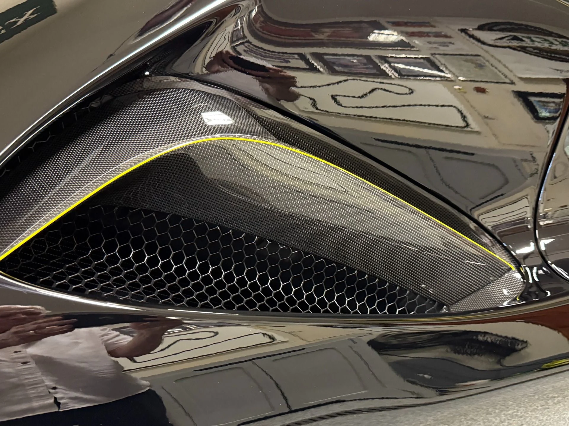 mph040_2247472532_Used_2021_Ferrari_SF_90_Stradale_1770239020_38137e7144