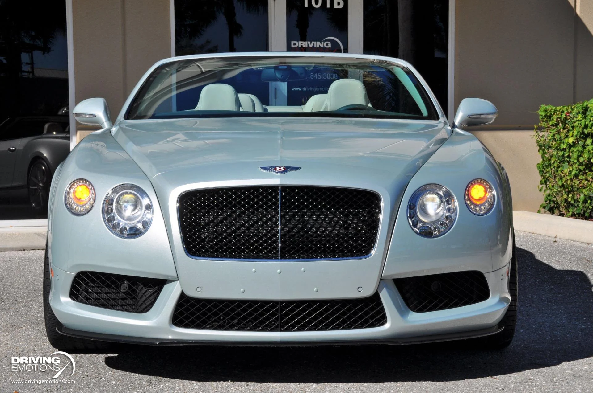 mph040_2274221768_886_p41_l_8e4d63c01a