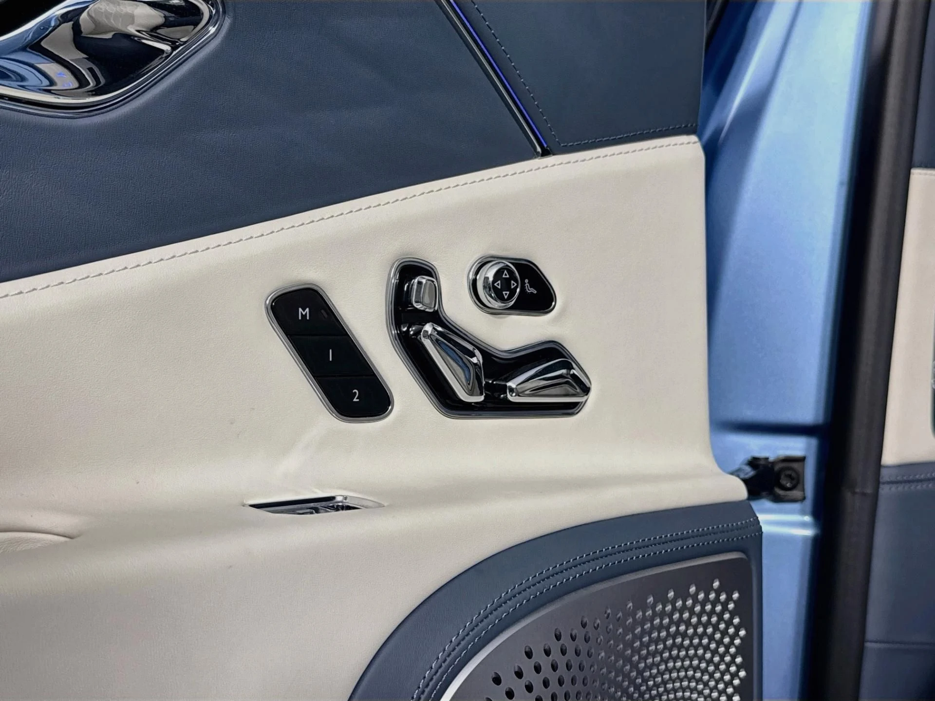 mph040_2282866372_Used_2022_Bentley_Flying_Spur_V8_1787092911_e99bf339ab