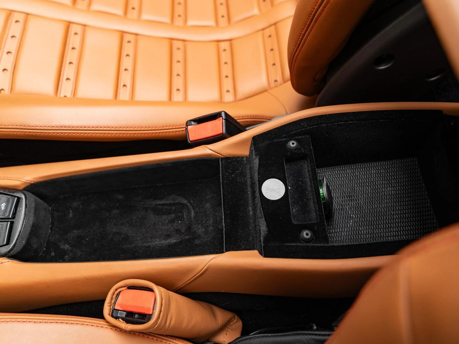 mph040_2293047108_Used_2019_Ferrari_488_Spider_1764709590_65b69593ad