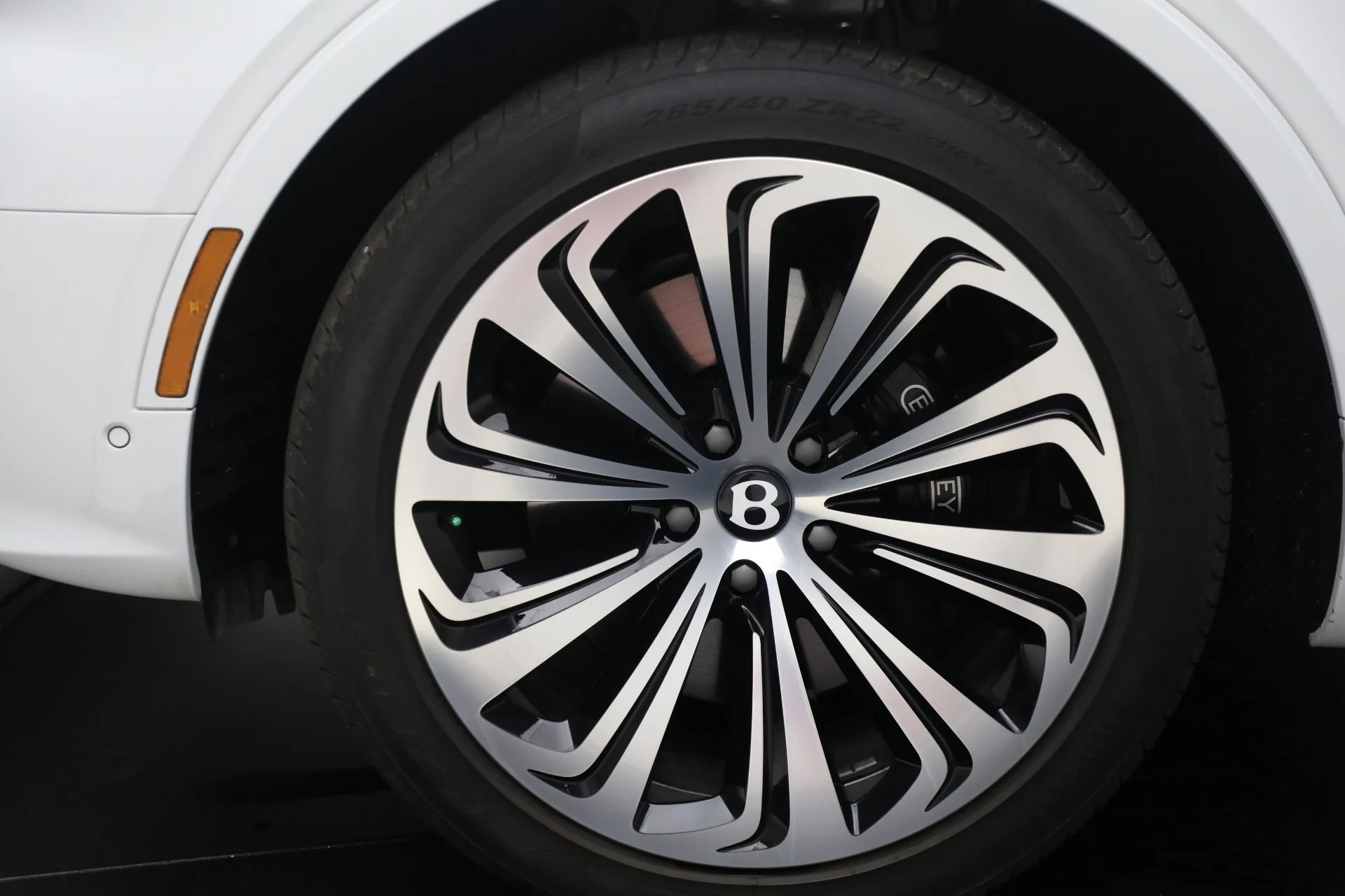 mph040_229916914_Used_2023_Bentley_Bentayga_EWB_Azure_V8_9defe45f32