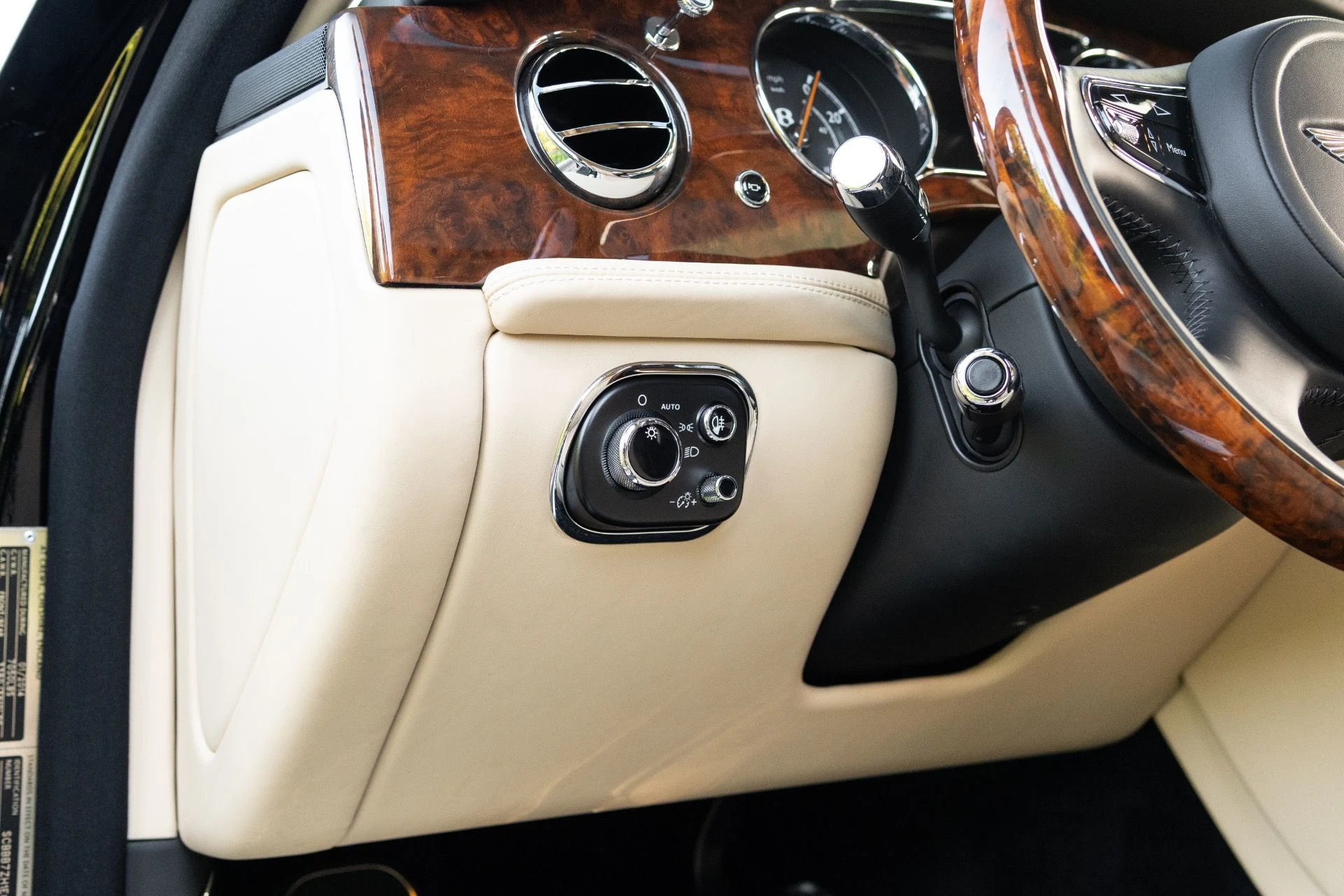 mph040_230870458_Used_2014_Bentley_Mulsanne_1774576298_42bb17895c