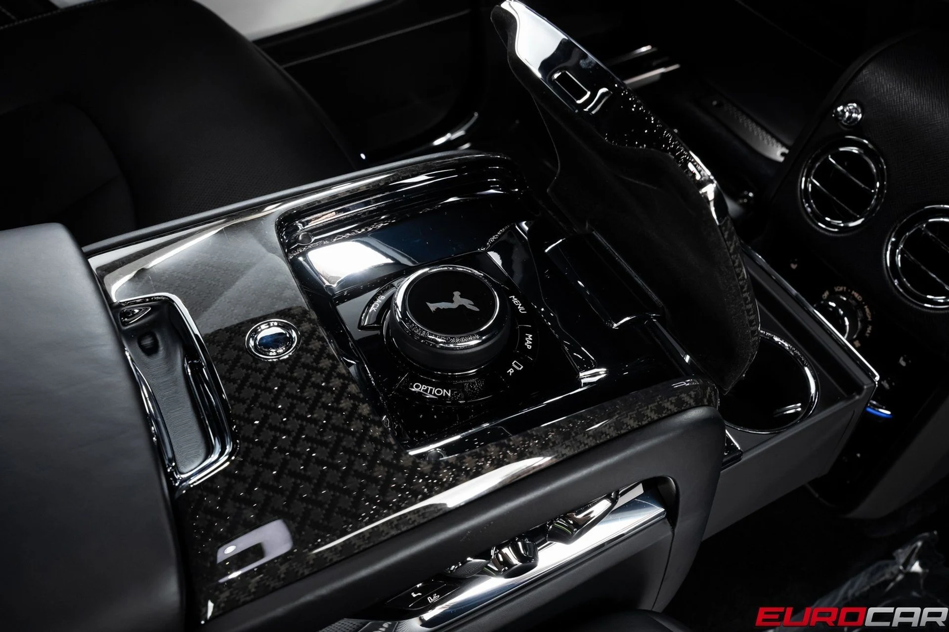 mph040_2316313584_image_41_4d6f2e5c40