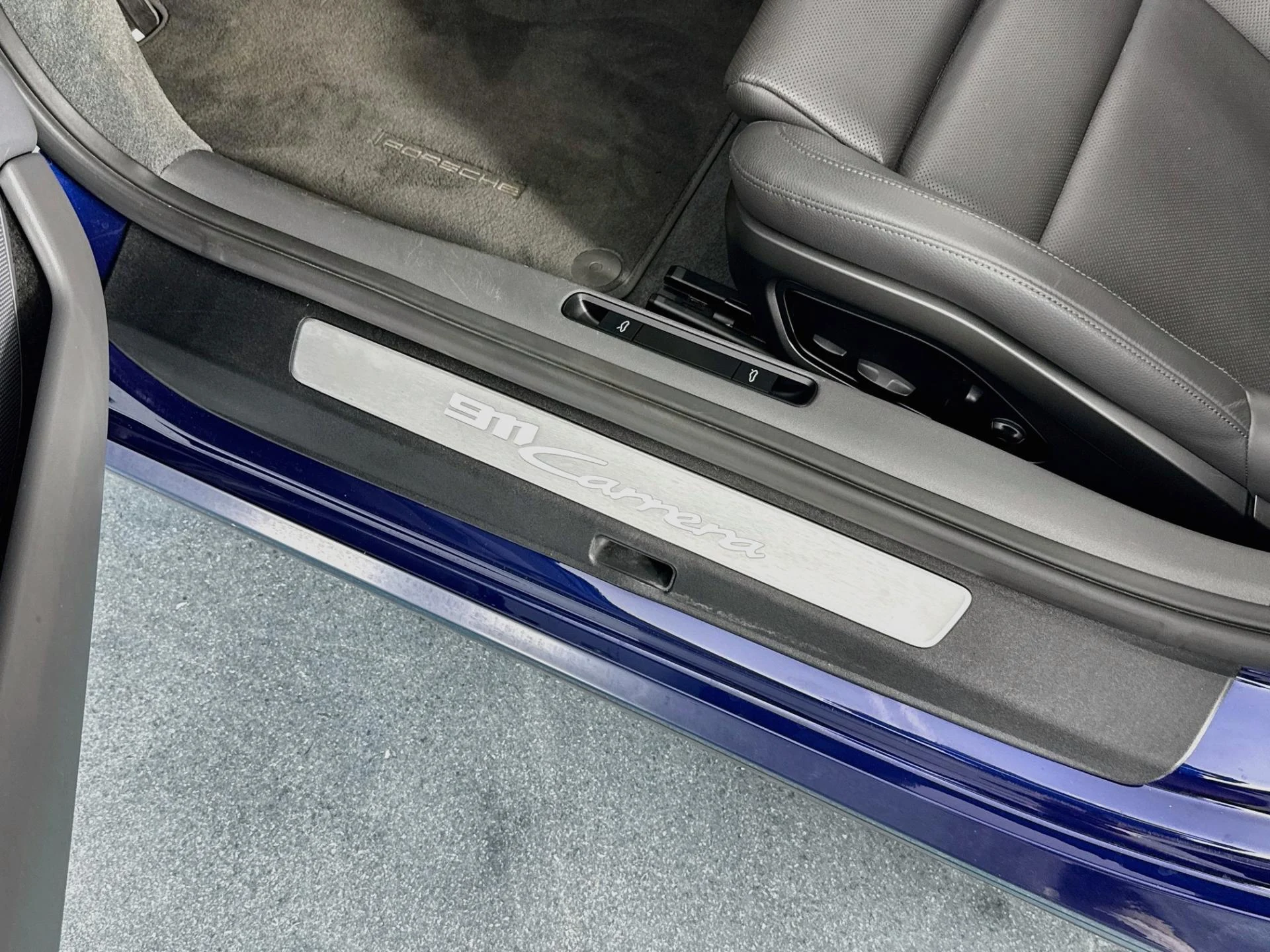 mph040_2322229950_Used_2021_Porsche_911_Carrera_1790195433_f42b2874b1
