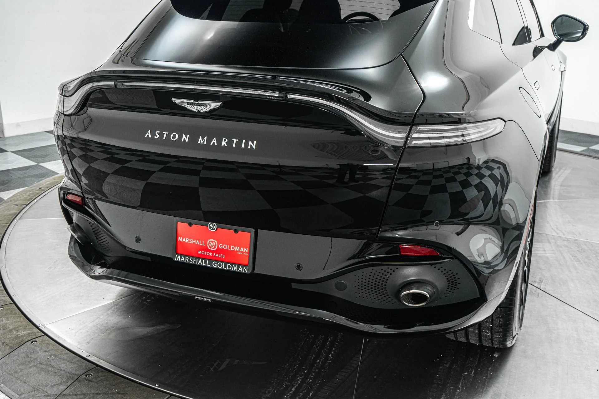 mph040_2326467064_Used_2021_Aston_Martin_DBX_Indulgence_Pack_Panoramic_Roof_1779371963_3133bca955