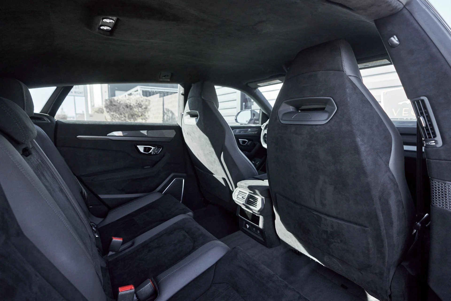 mph040_2340399492_Used_2023_Lamborghini_Urus_Performante_1761860774_0dca8552b6