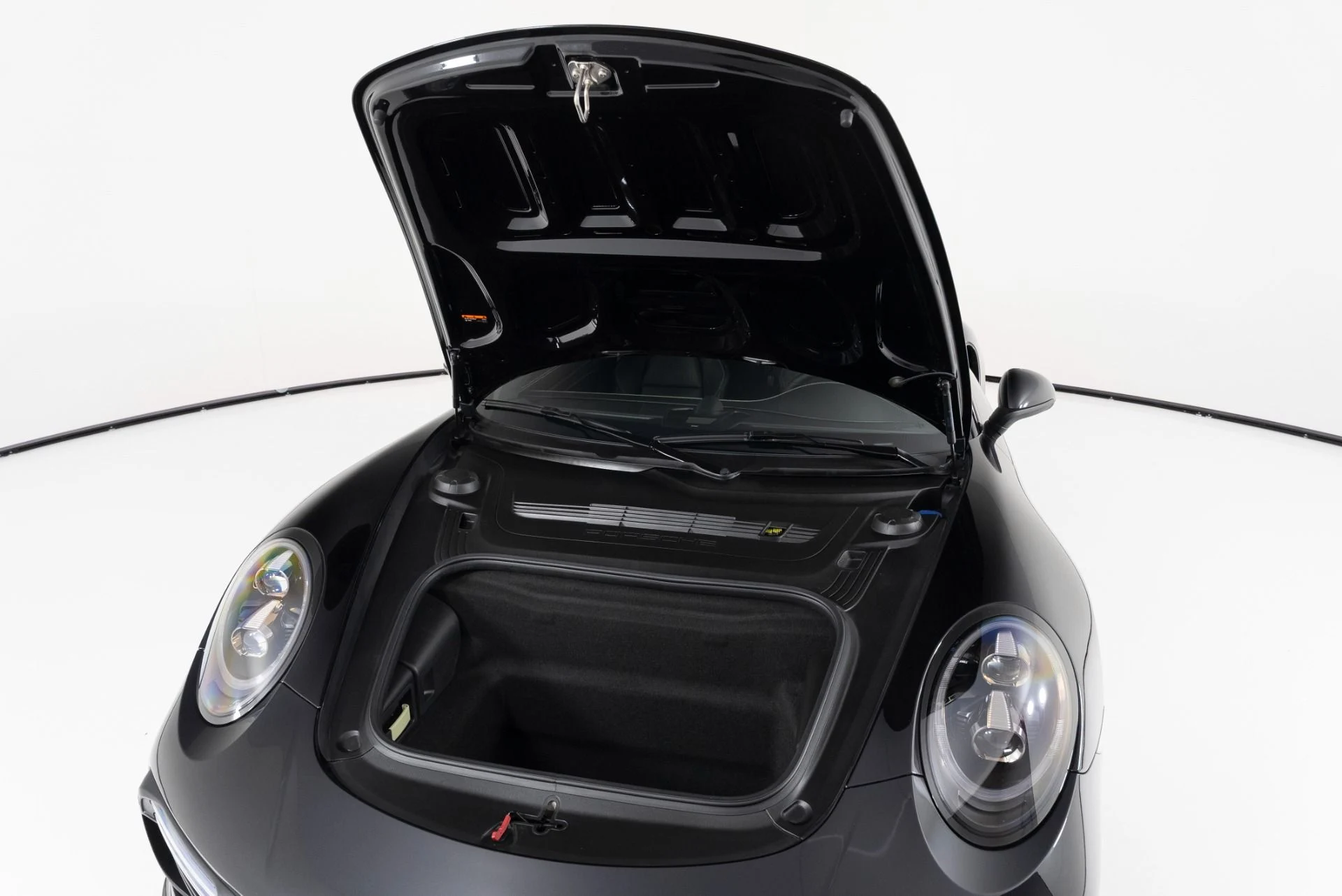 mph040_2362460921_Used_2019_Porsche_911_Turbo_S_1757958904_cdbf6dbf3c