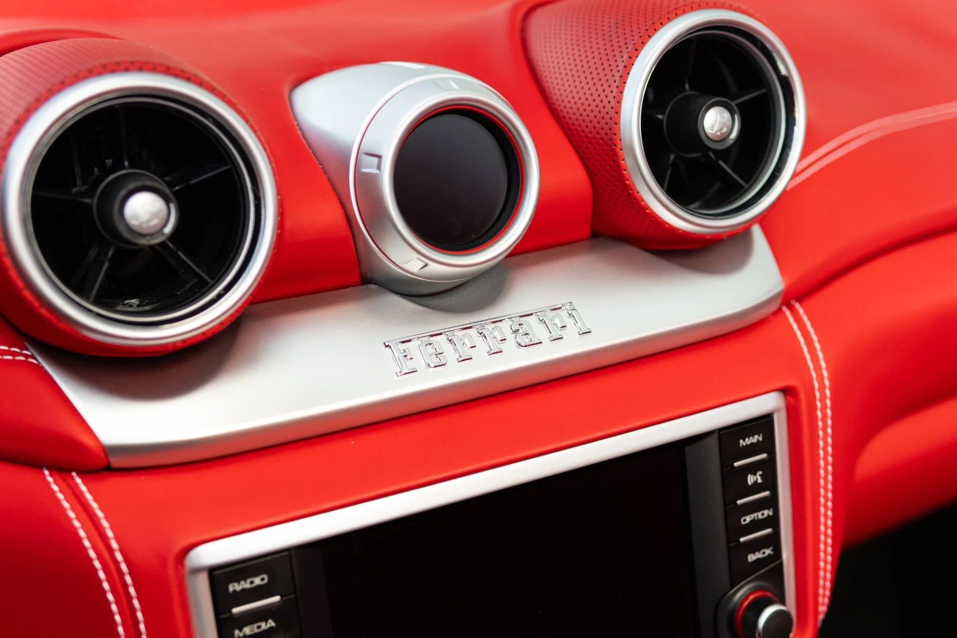 mph040_237040647_Used_2017_Ferrari_California_T_1767901173_93d9c157bf