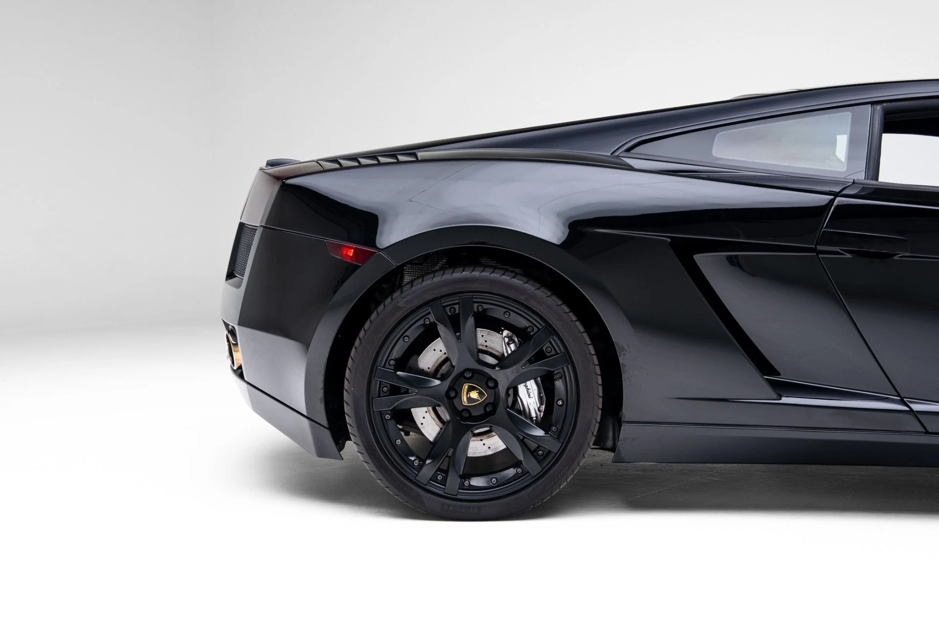 mph040_2377476744_Used_2007_Lamborghini_Gallardo_Nera_Edition_1770753495_3c175ecee9