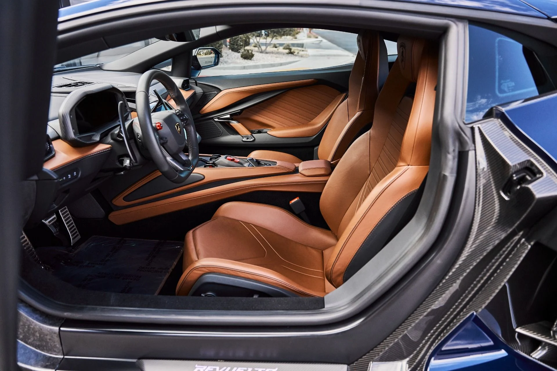 mph040_2386882341_Used_2025_Lamborghini_Revuelto_Base_1777078136_0f3c31eb8c