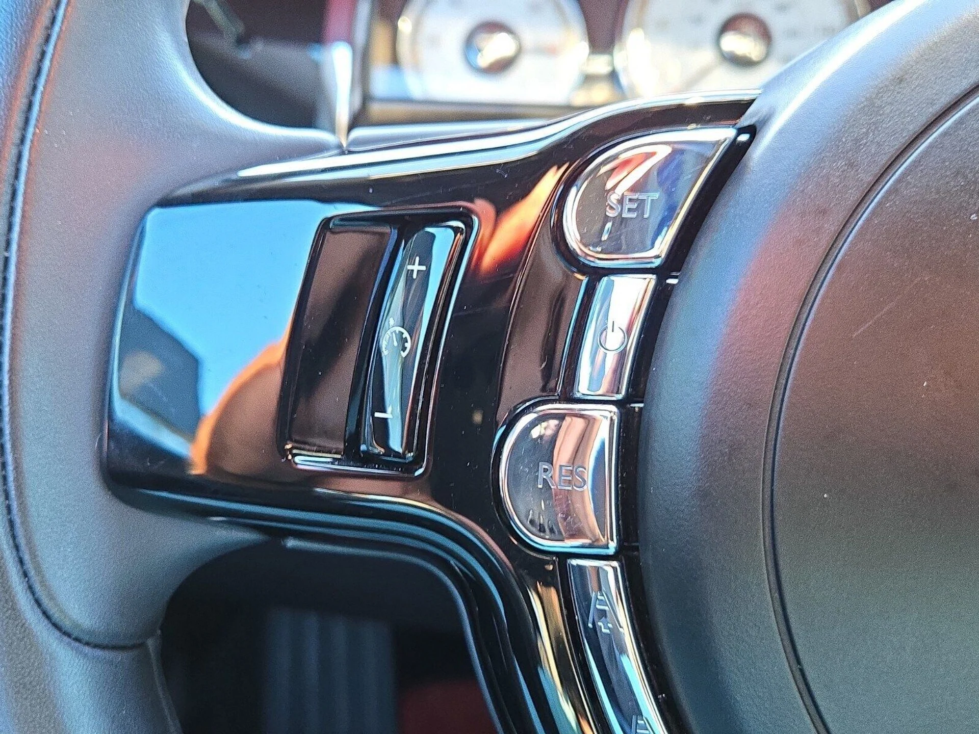 mph040_2395415451_76ace63cafbc9f6b2d5ea11f13a5f484x_e88a83913f