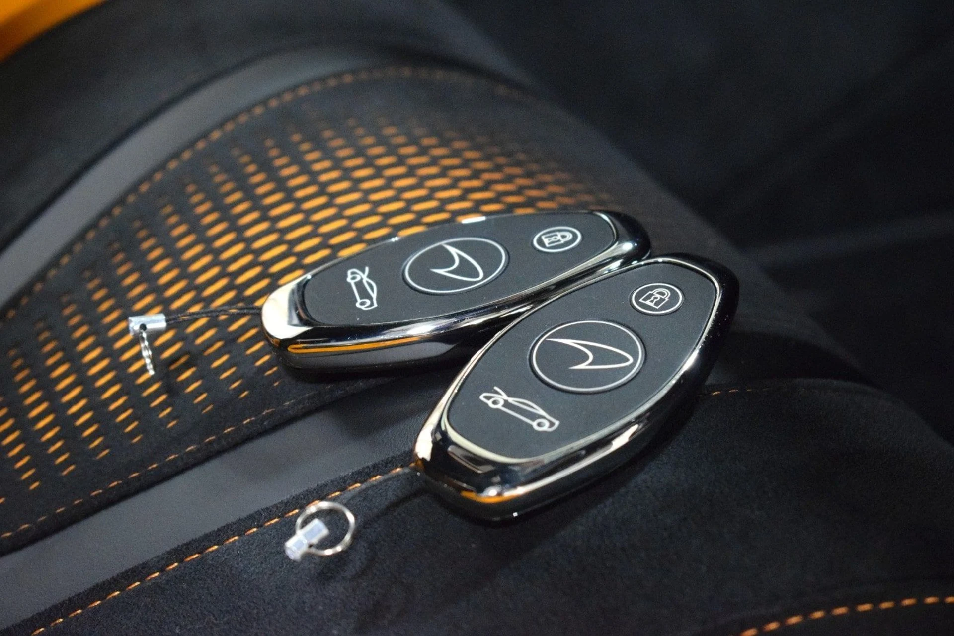 mph040_2398400155_ef4b923552af799449587d3b456303d0x_a442f9432d