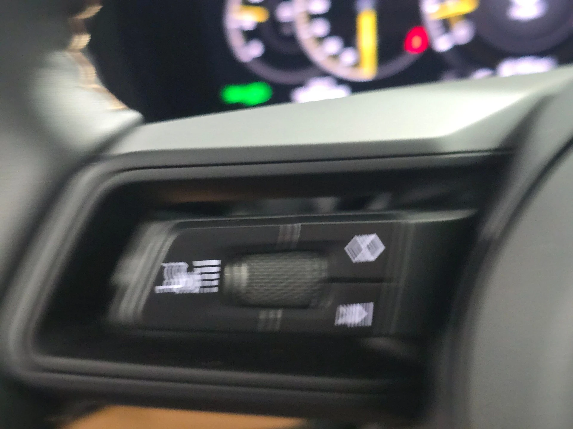 mph040_2405649144_0b85c9a9b4febb8010c39e2d07a0e950x_eadf740fef