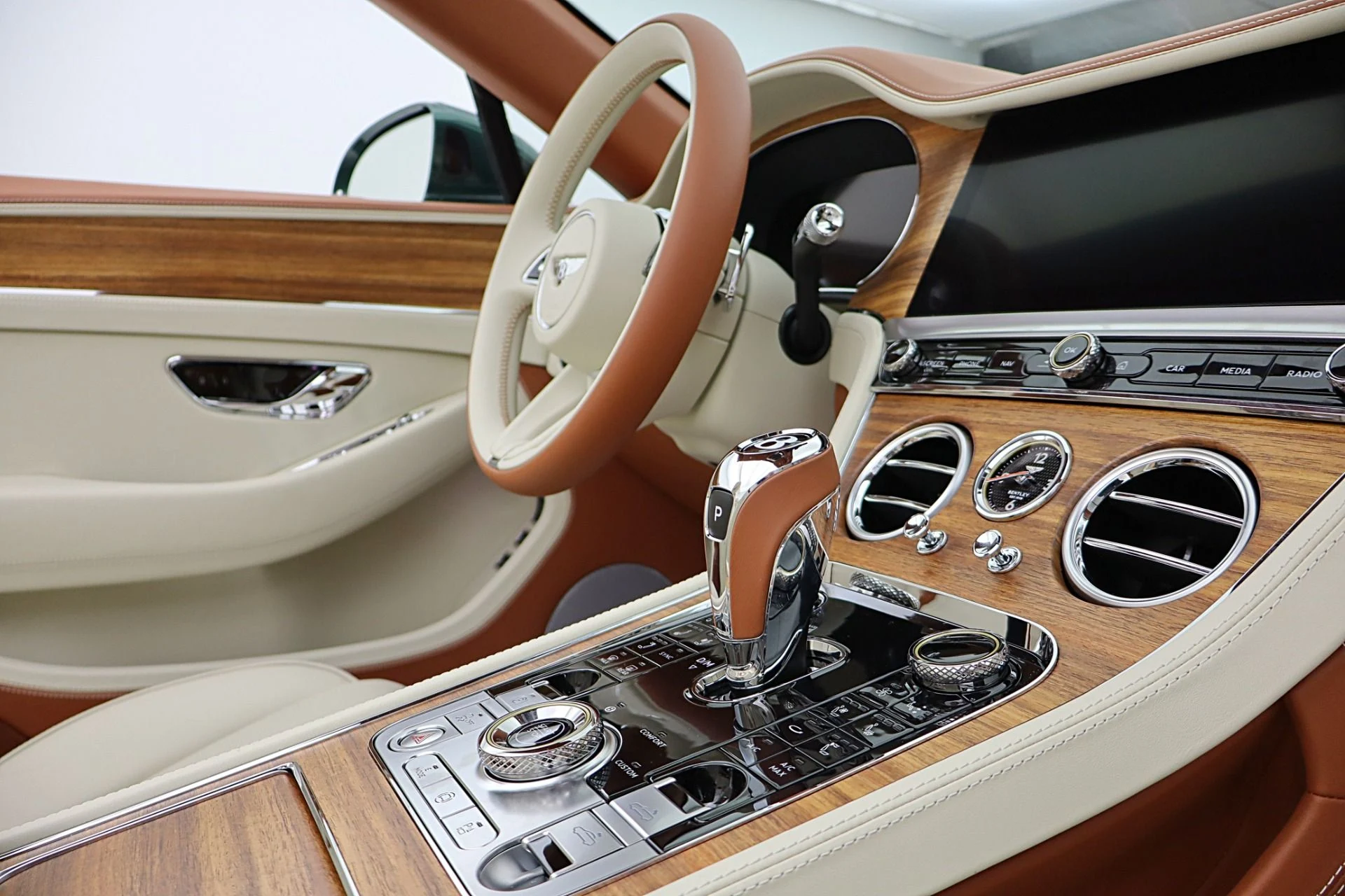 mph040_2406458672_New_2026_Bentley_Continental_GTC_a5d26da0e6