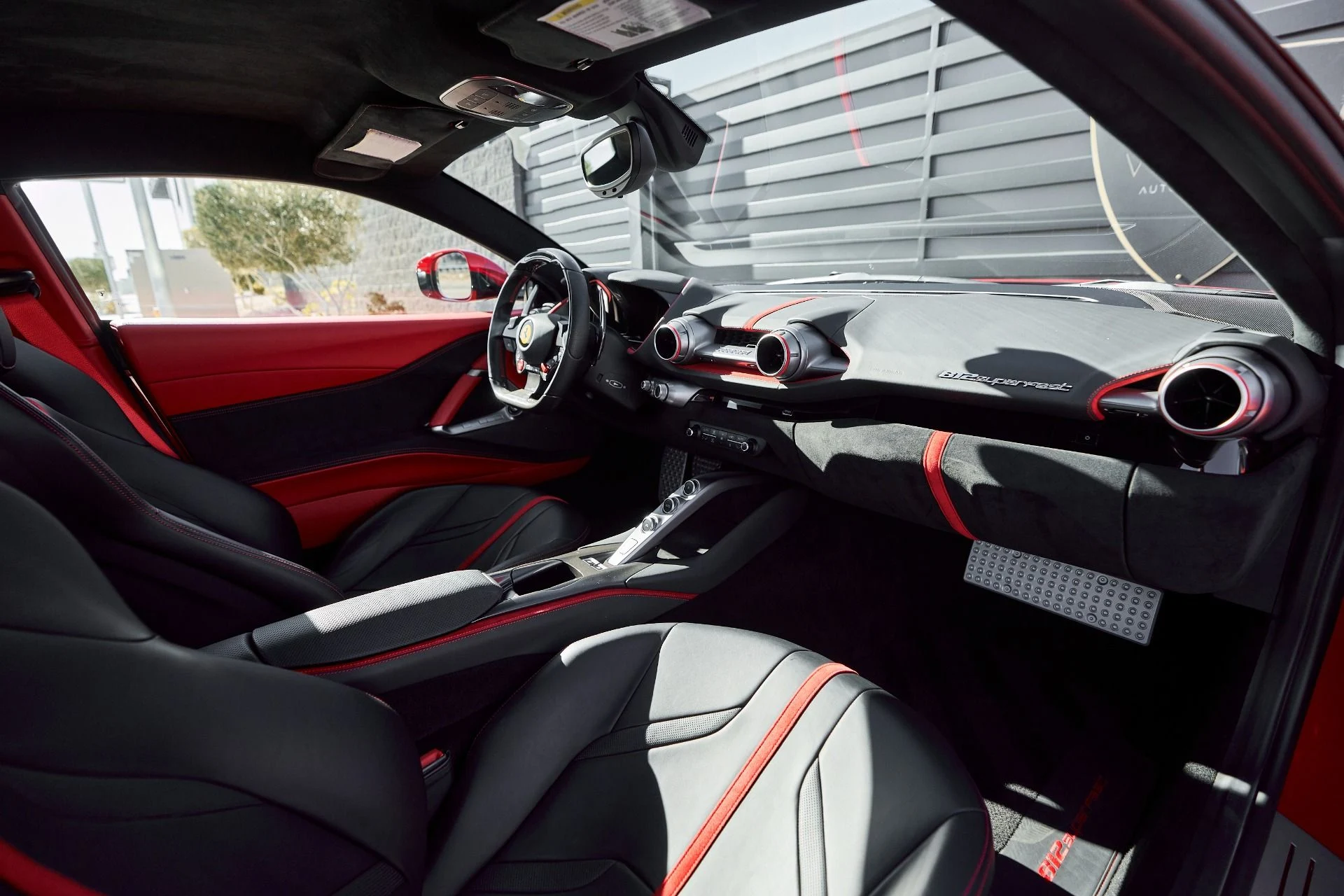 mph040_2409801333_Used_2018_Ferrari_812_Superfast_Base_1767042820_c8cfb82e8b