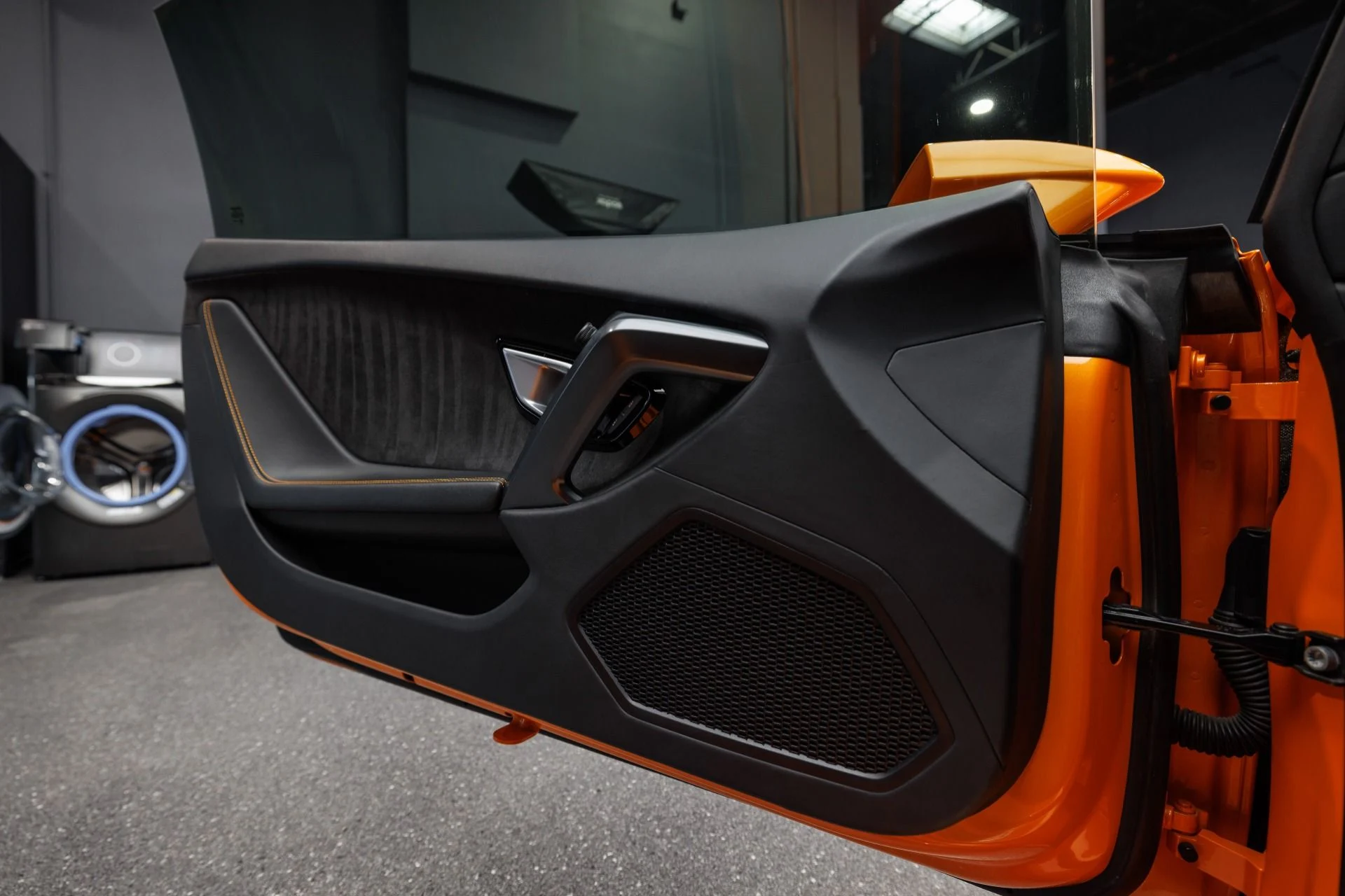 mph040_2413897900_Used_2015_Lamborghini_Huracan_VF_Supercharger_LP_610_4_1760479493_54c8cd0824
