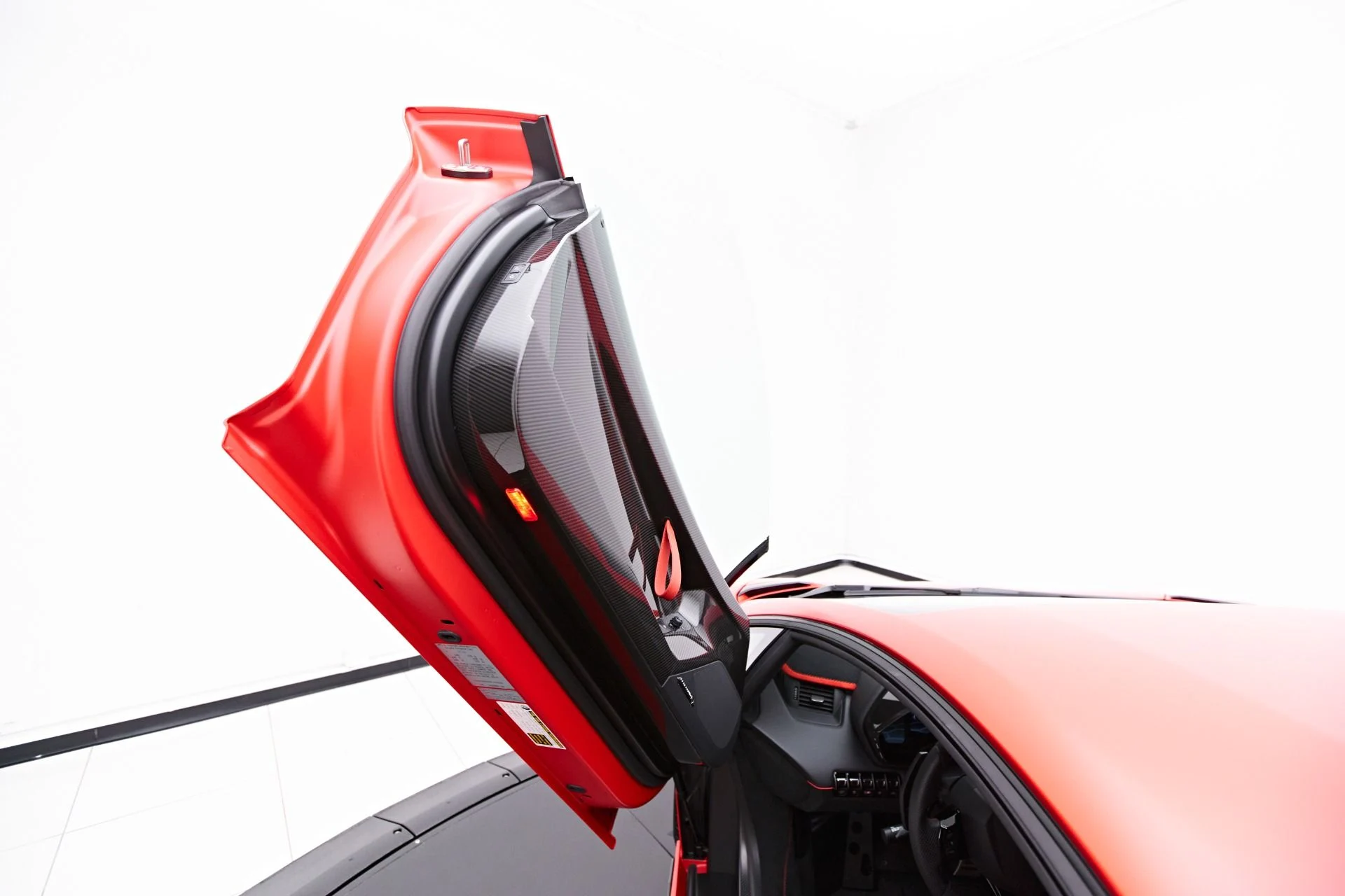 mph040_2424751305_Used_2019_Lamborghini_Aventador_SVJ_Base_1660667507_27142c0629