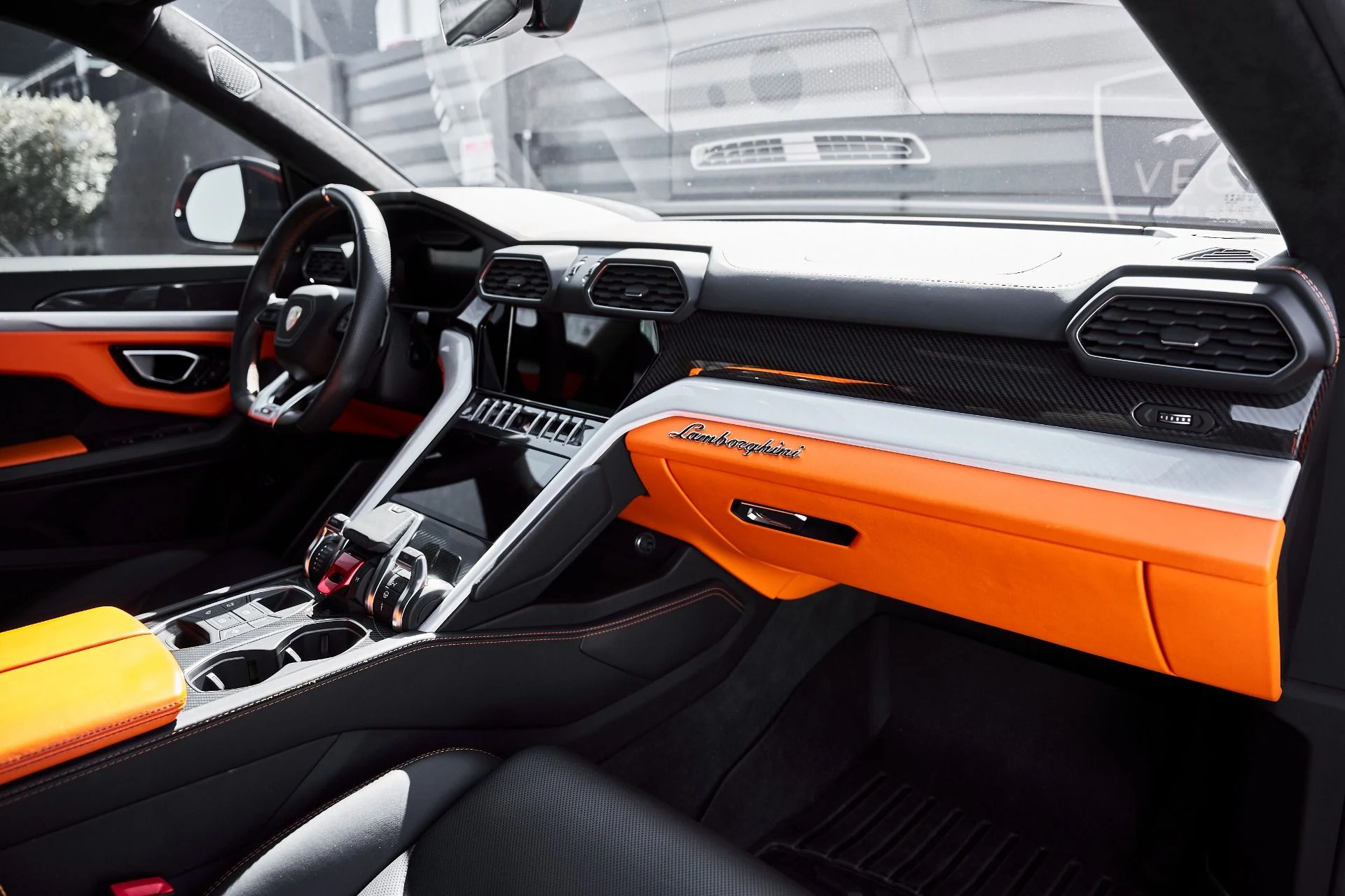 mph040_242772511_Used_2022_Lamborghini_Urus_1778204447_5eea27bb6c