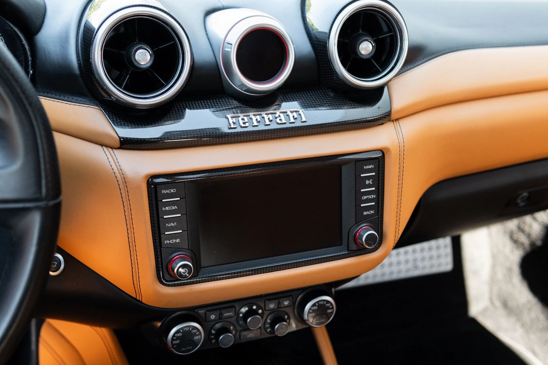 mph040_2440607329_Used_2017_Ferrari_California_T_1767065452_7df8565aa9