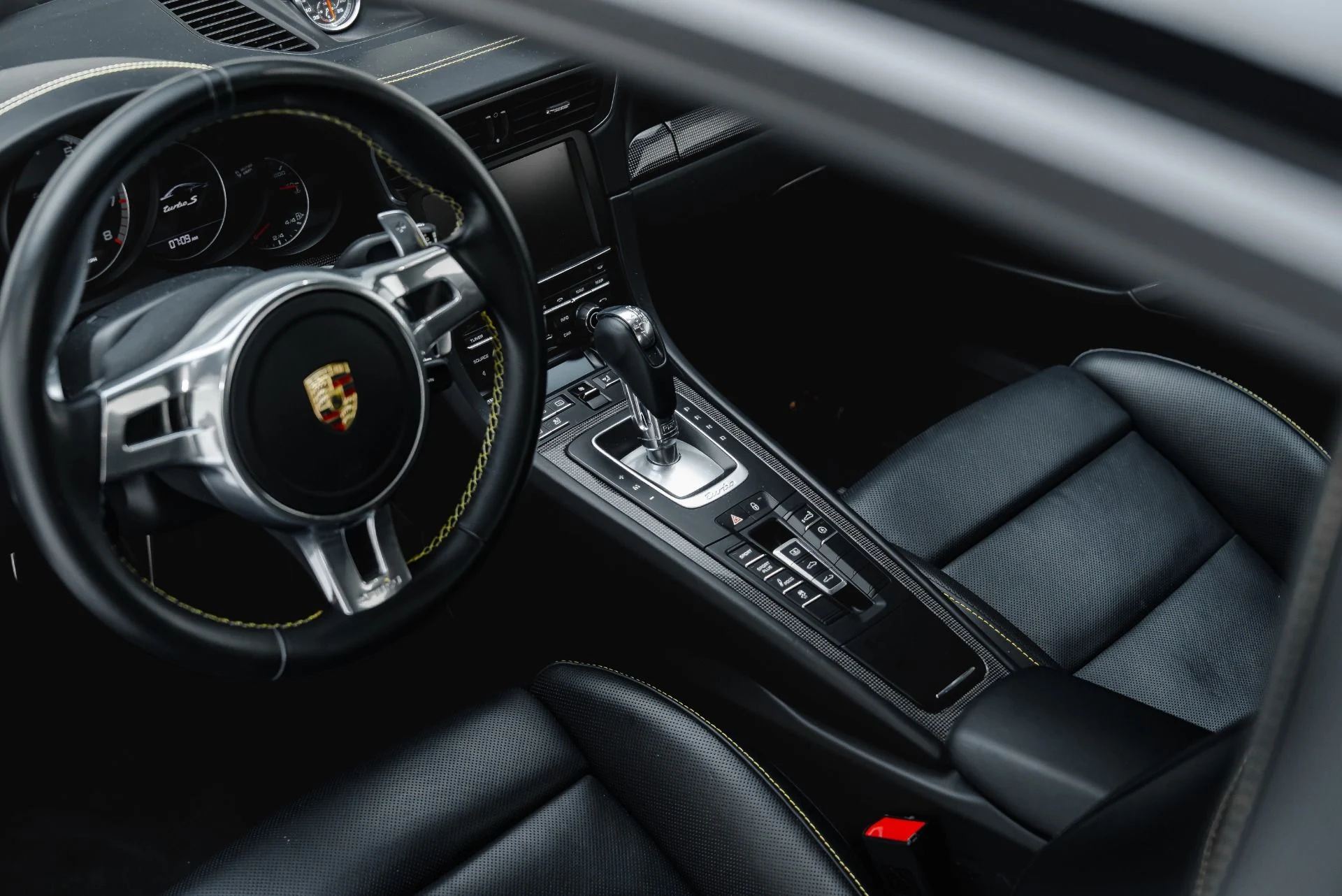 mph040_2452501003_Used_2014_Porsche_911_Turbo_S_1791845098_683bf5b4c7
