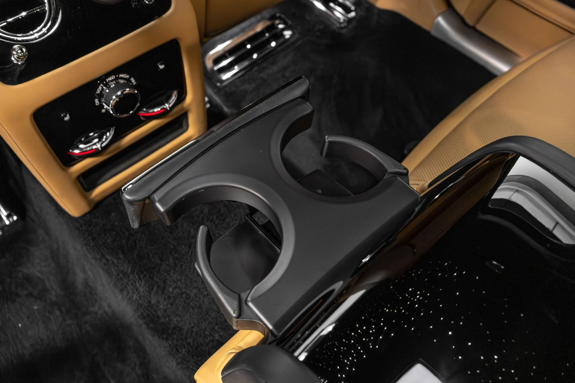 mph040_2458622081_Used_2022_Rolls_Royce_Ghost_1767138760_ec2c854099