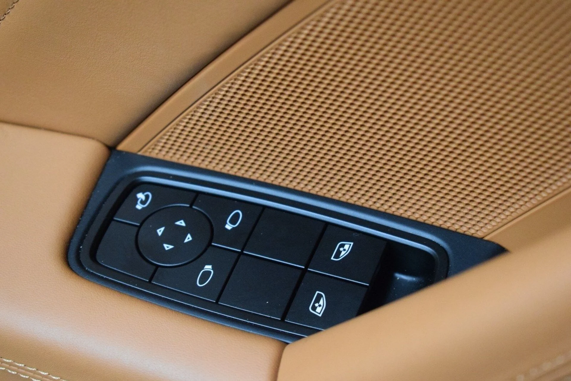 mph040_2458985011_175a6a0b6b1a45f5d7f83f545e348137x_b67fb5b1f0