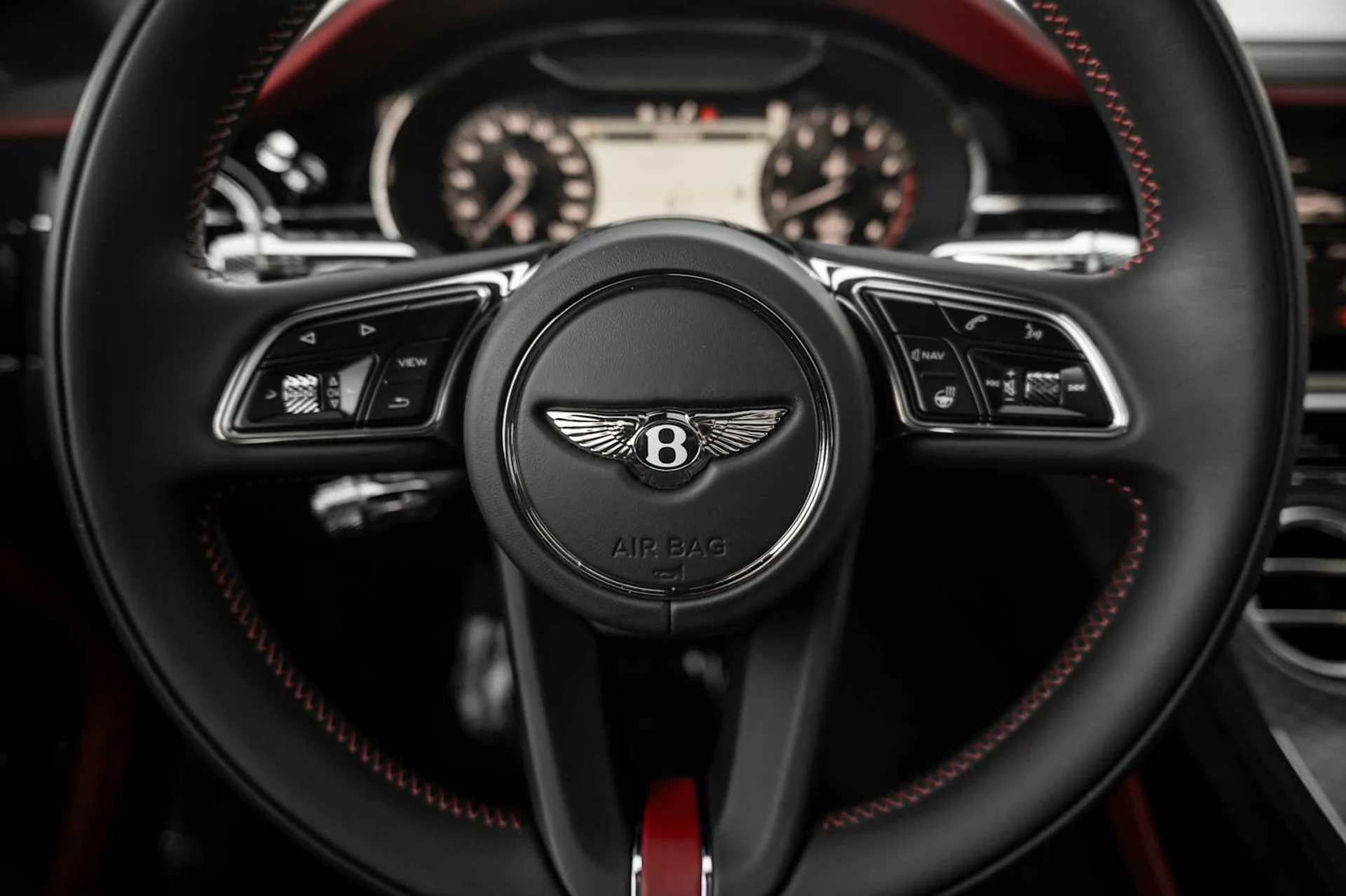 mph040_2464393550_288a10aa70eb74e250d4dd056c38d911x_335714ab58