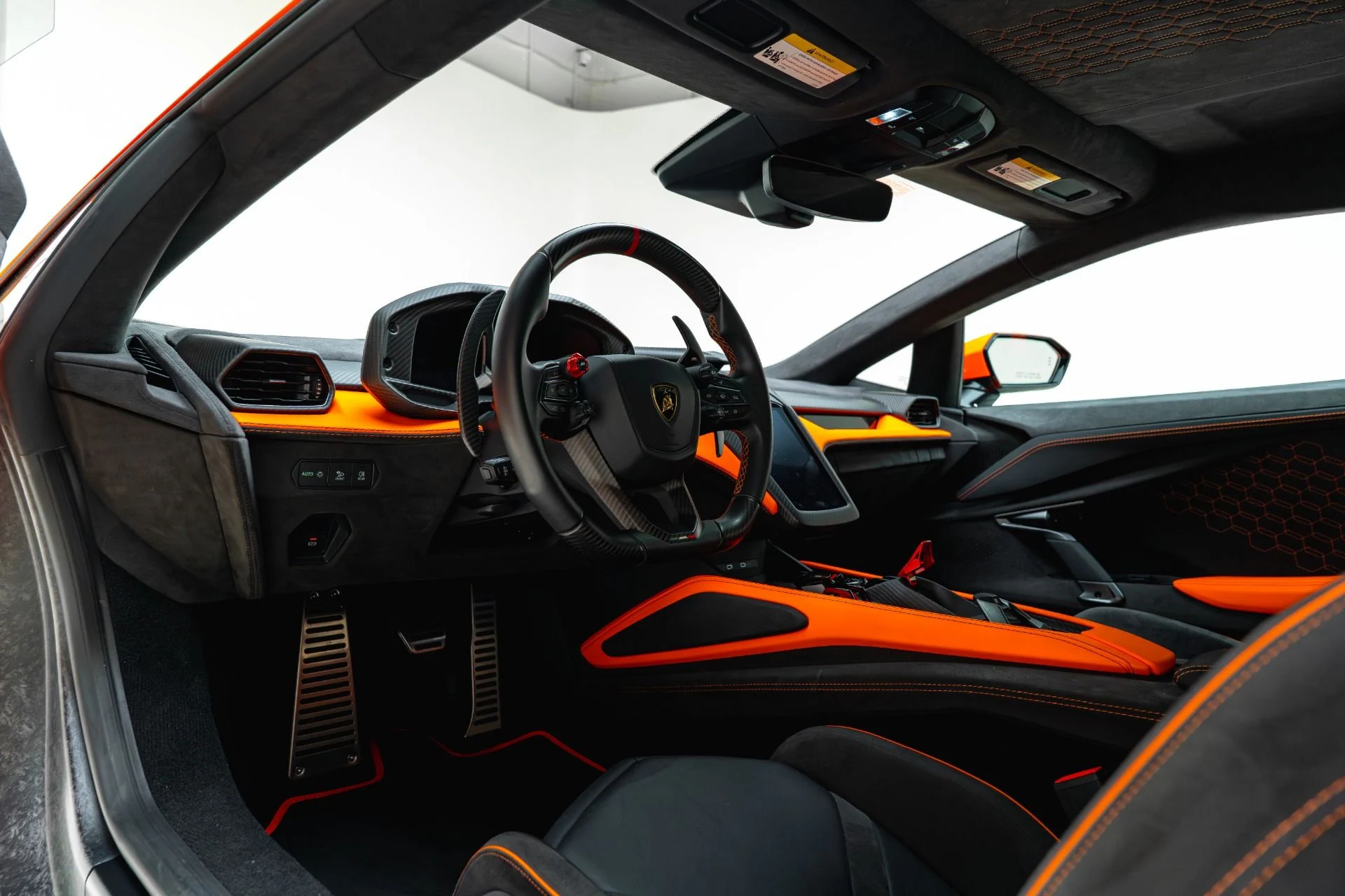 mph040_2466587592_Used_2024_Lamborghini_Revuelto_1781129539_f4b386a6ae