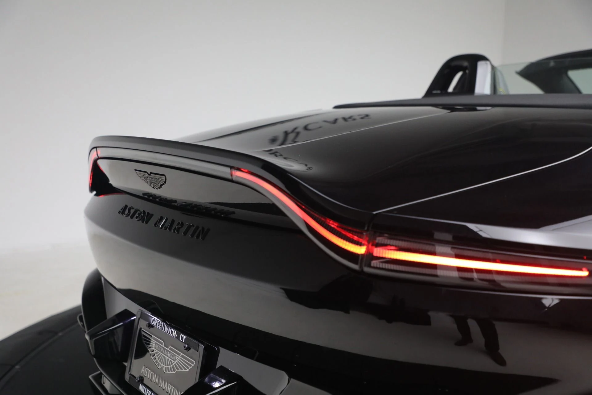 mph040_2475294594_New_2026_Aston_Martin_Vantage_Roadster_1770848257_761f3b13b5