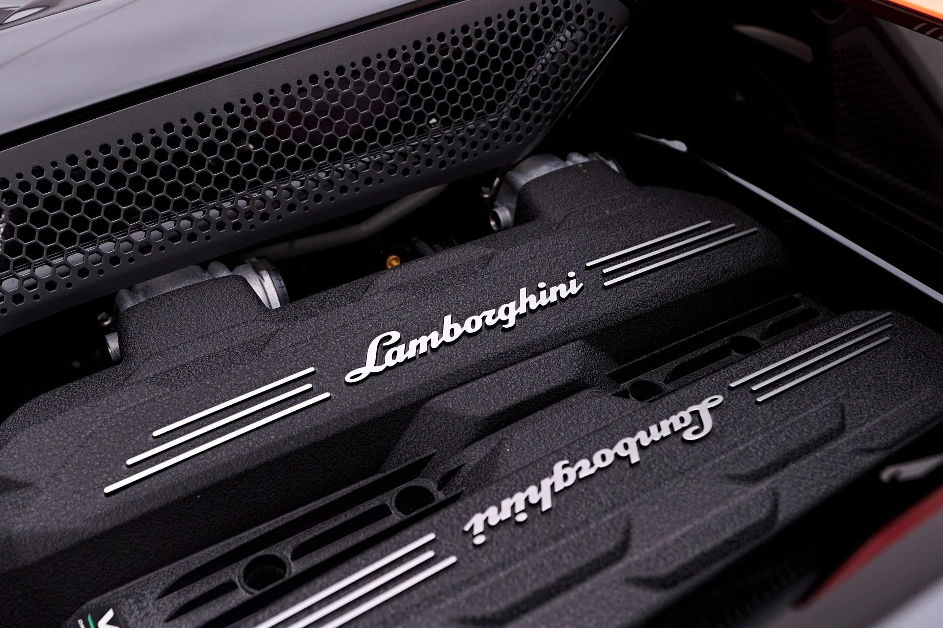 mph040_2481150667_Used_2024_Lamborghini_Revuelto_Base_1755224841_f7d8ad6fcd