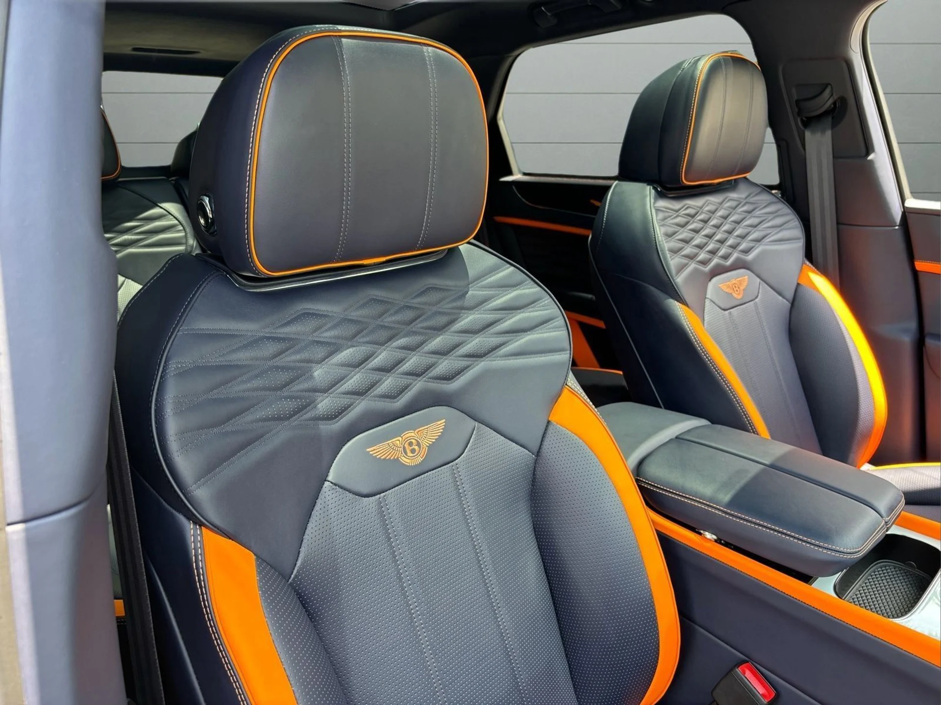 mph040_2482024521_30520f41c4d4486e854292793716ae4c_c02517d3fb