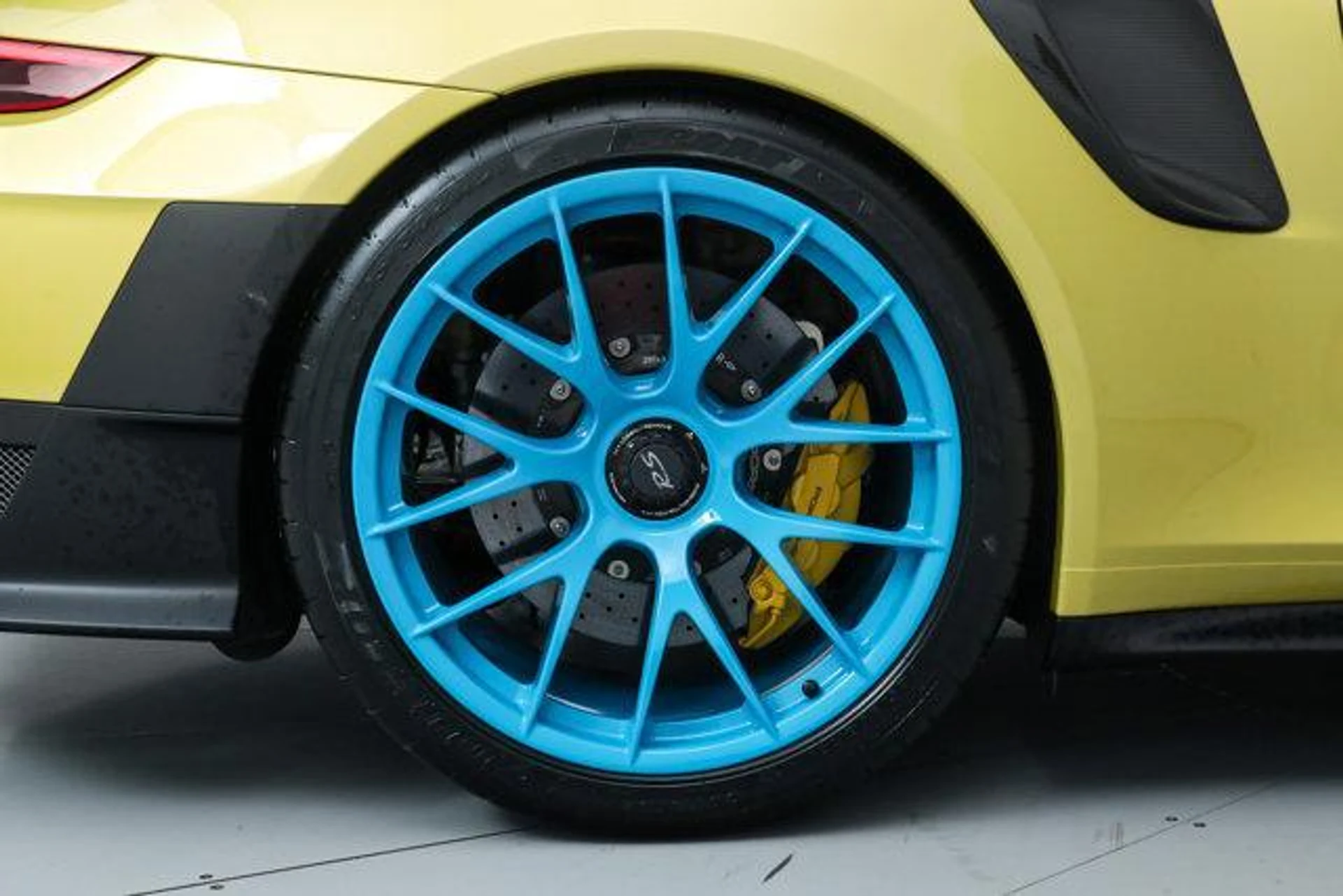 mph040_2494674957_A8cgrcc9hkf_Banid_U_Chvs_Q4_LA_Eo_ec3715794c