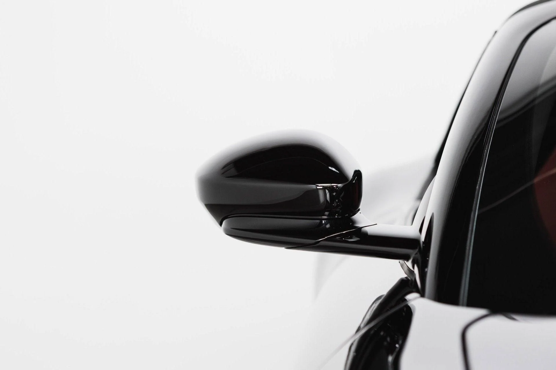 mph040_2495602812_Used_2024_Ferrari_Roma_Spider_1777350151_6c5718e1ee