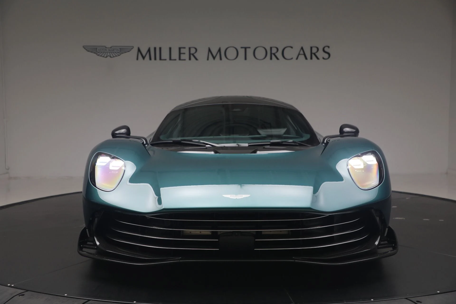 mph040_2496540213_New_2026_Aston_Martin_Valhalla_1779312617_e32450b6ee