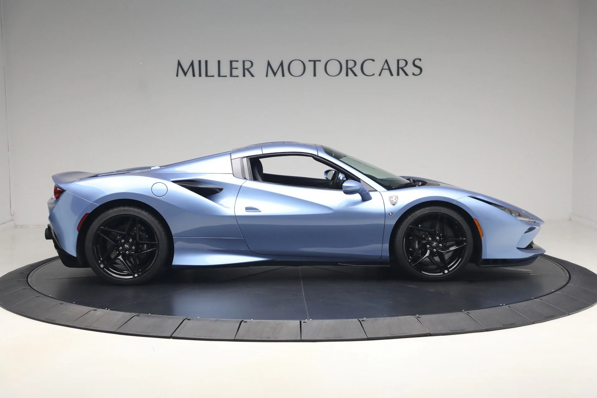 mph040_2500616543_Used_2021_Ferrari_F8_Spider_1782576050_8156f6317c