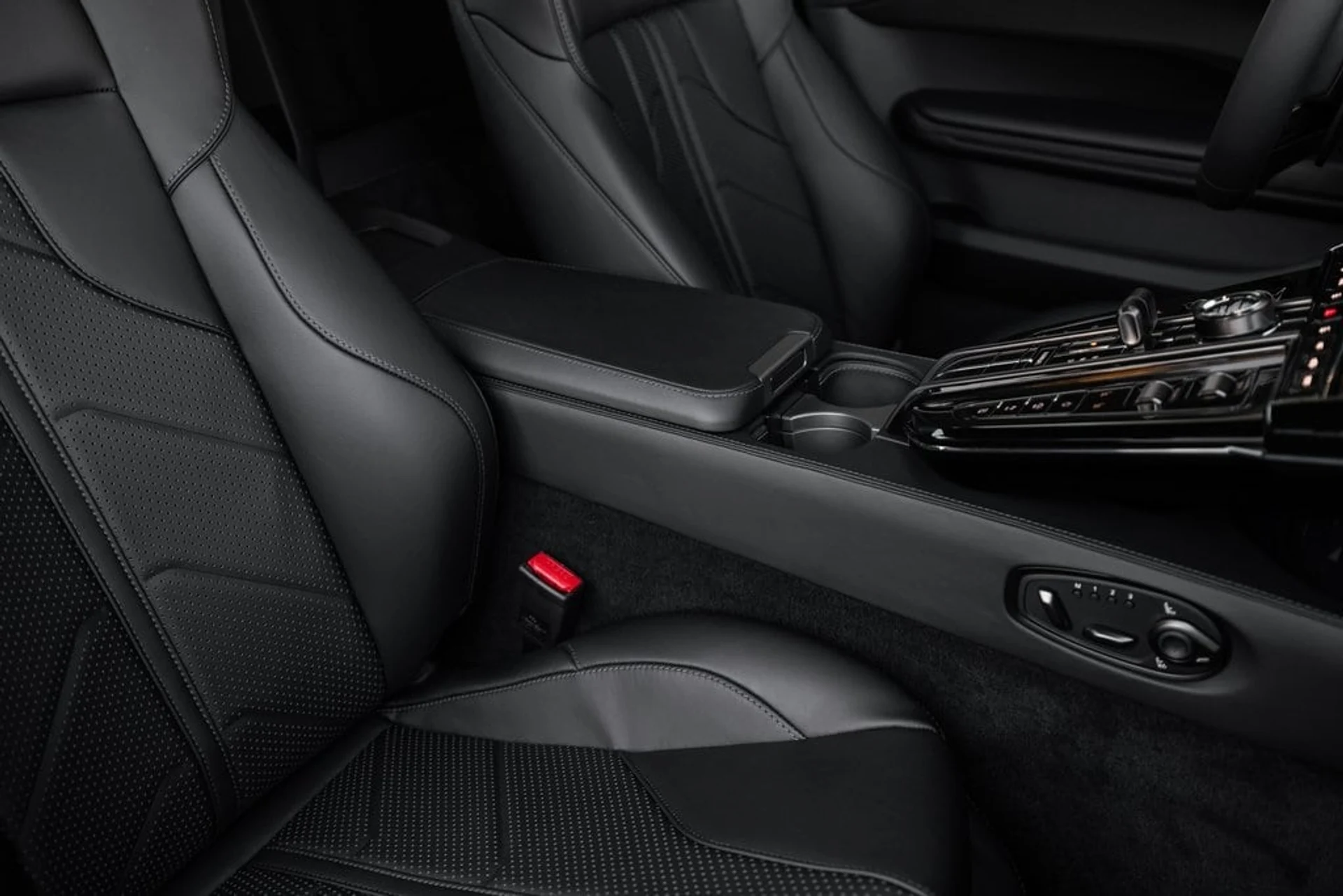 mph040_2514865826_8470725007b38246aab381c61673bb5bx_7d069293ce