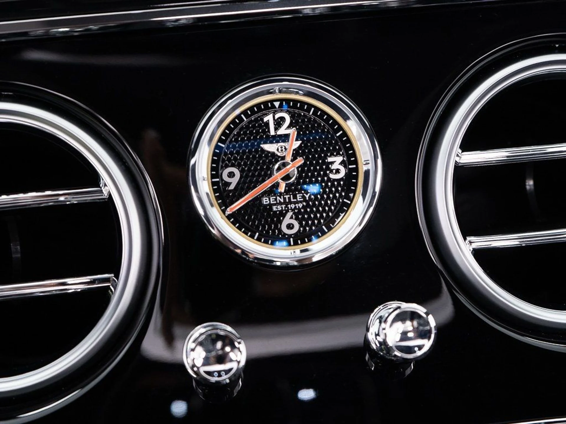 mph040_2534178639_bcdf3bb2f5ee33e6647ada8ae5beb13a_2657238316