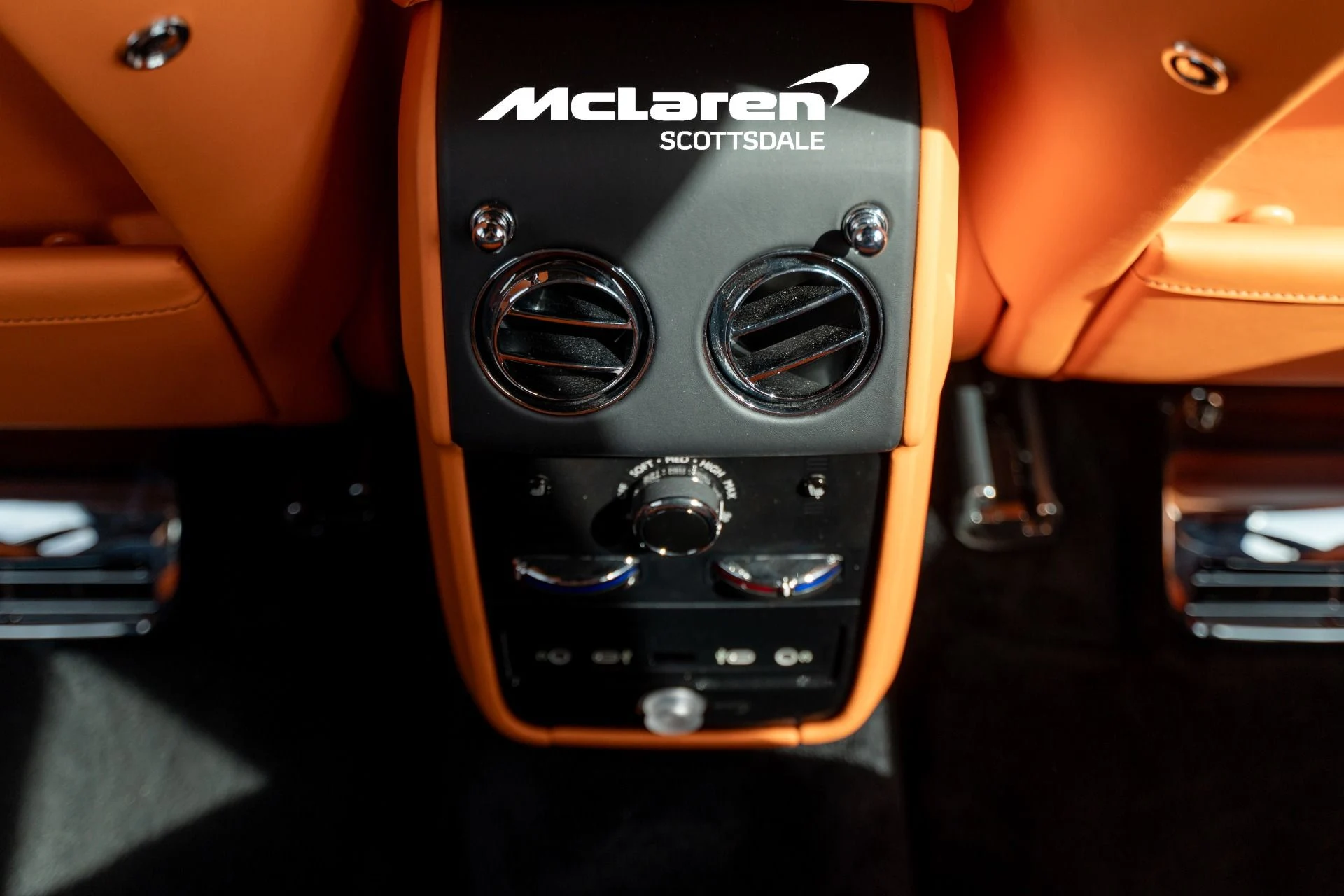 mph040_2539372659_Used_2025_Rolls_Royce_CULLINAN_1762551280_fe31d880ee