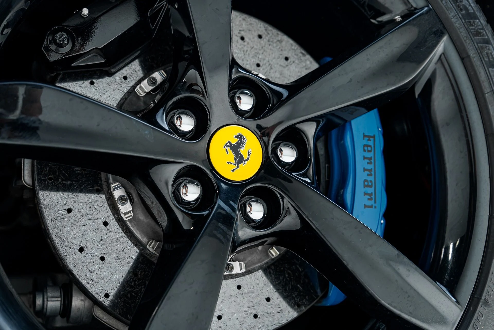 mph040_2546499555_Used_2019_Ferrari_Portofino_1788478073_2bc1a445d0