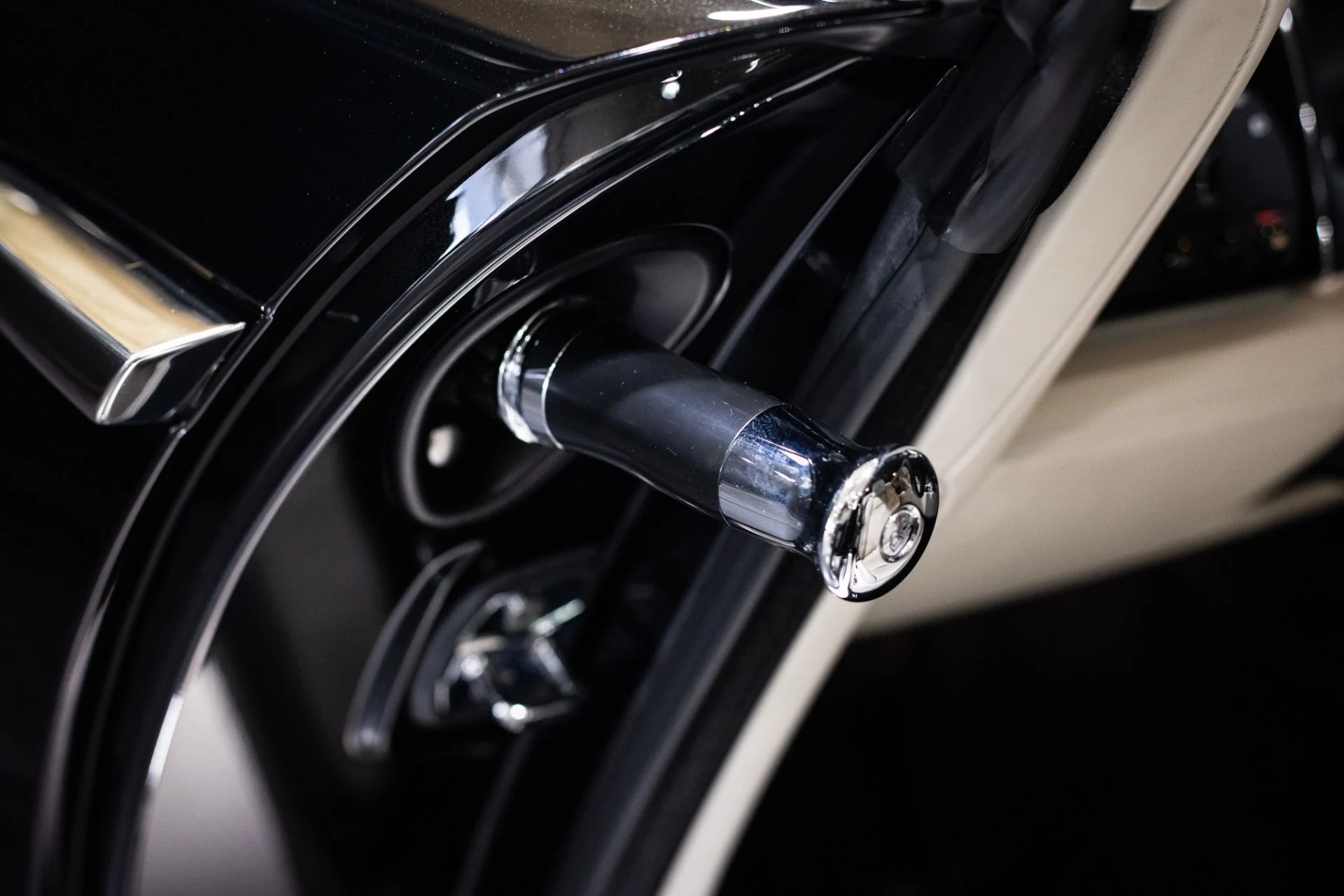 mph040_2553627503_Used_2014_Rolls_Royce_Wraith_Starlight_Headliner_1771282137_b01359fad4