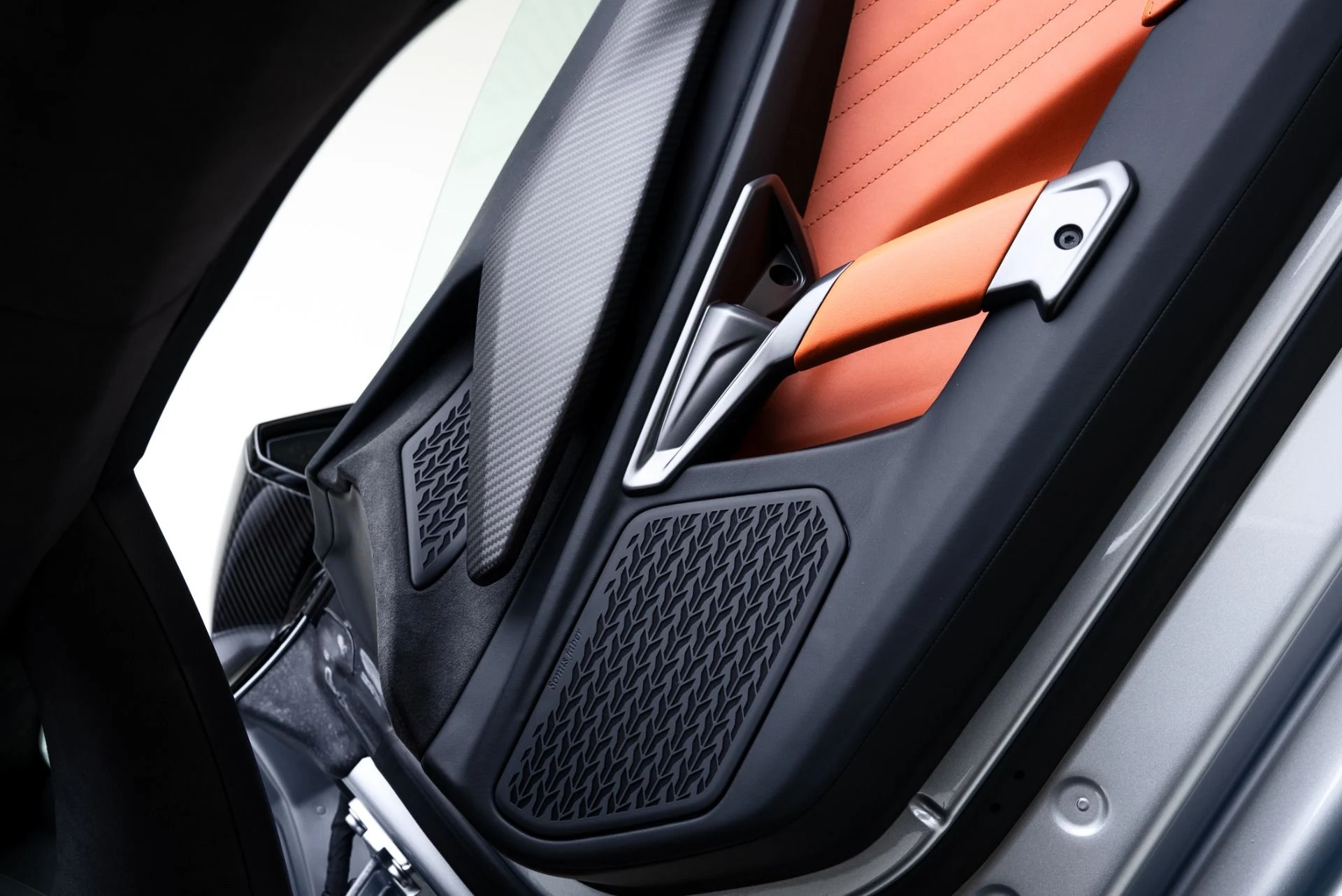 mph040_2555962662_Used_2025_Lamborghini_Revuelto_1770663111_de6027be13