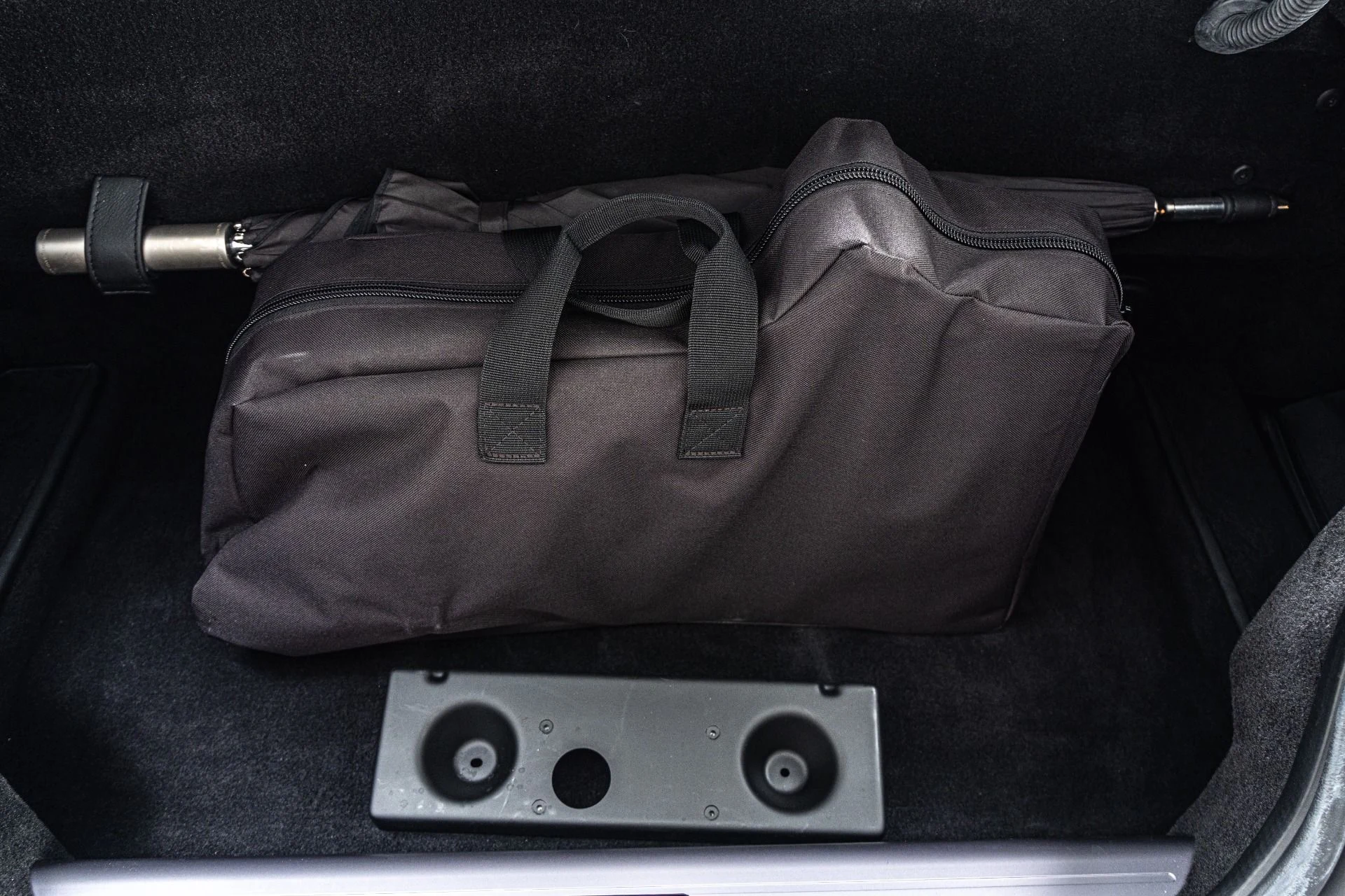 mph040_2557938737_Used_2014_Aston_Martin_DB_9_Volante_Very_Low_Miles_Pearlescent_Paint_V12_Power_1773670824_10e06e75fb