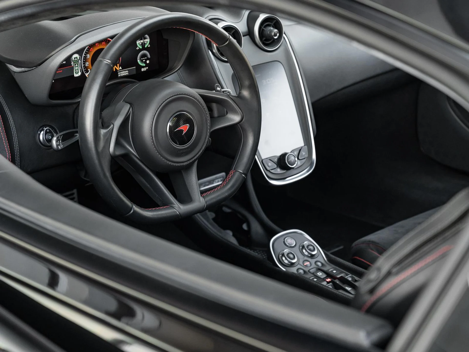 mph040_2560036724_Used_2018_Mc_Laren_570_GT_1768385507_9651be2af6