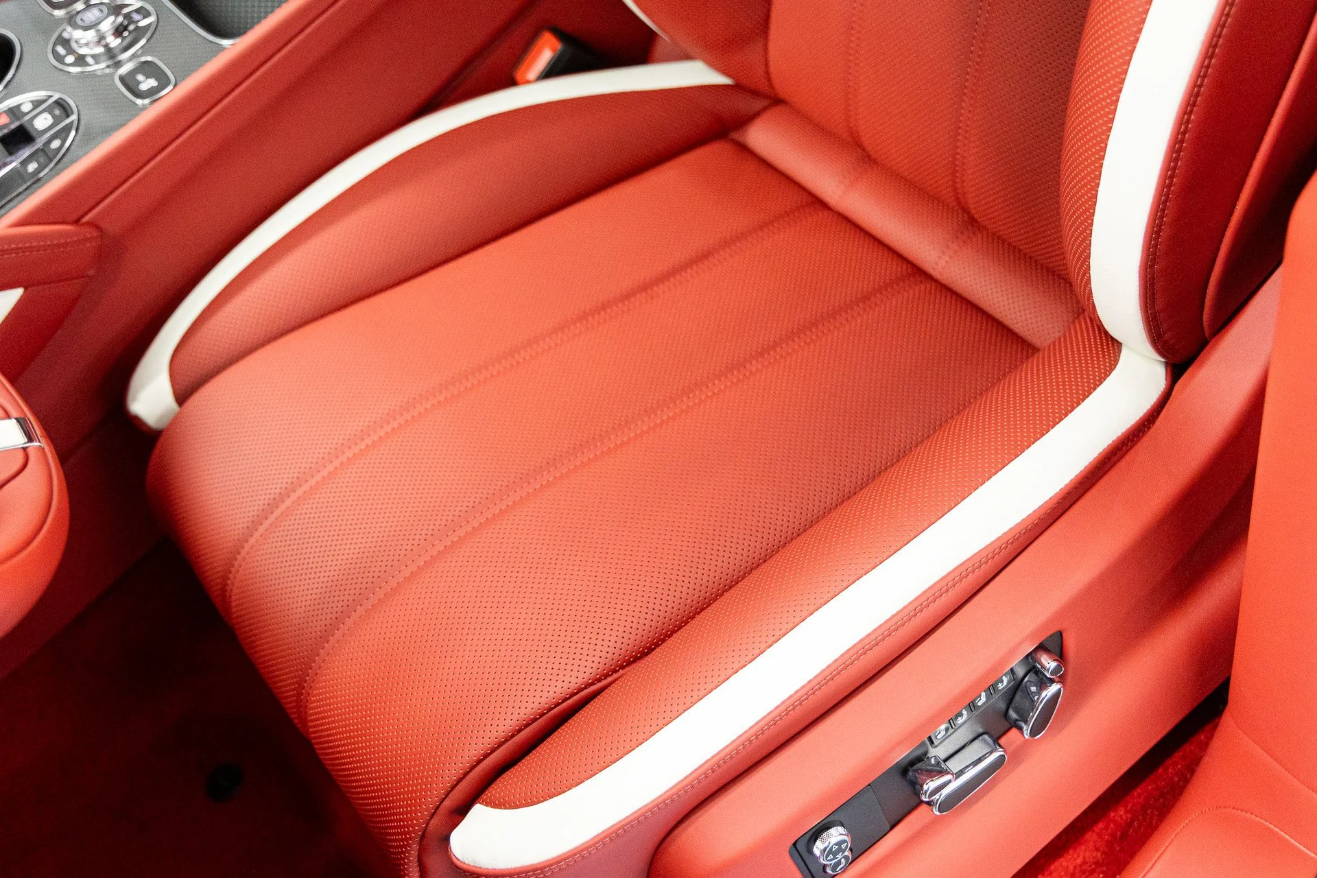 mph040_2571548097_31aeccdff64414ed2dc1d2321c674350x_00c24cd5ef