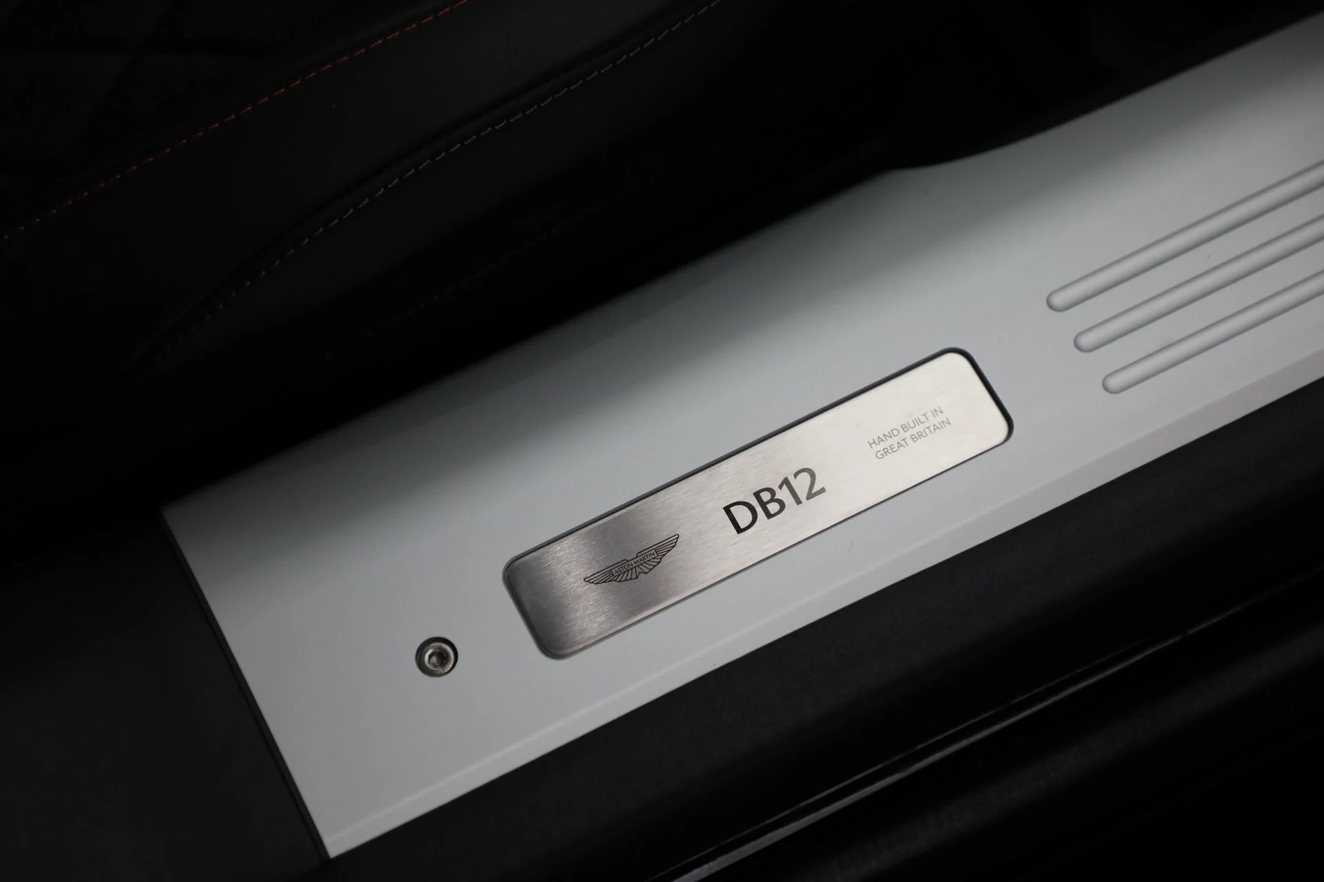 mph040_2573704665_New_2025_Aston_Martin_DB_12_Volante_5a73bfc4cb