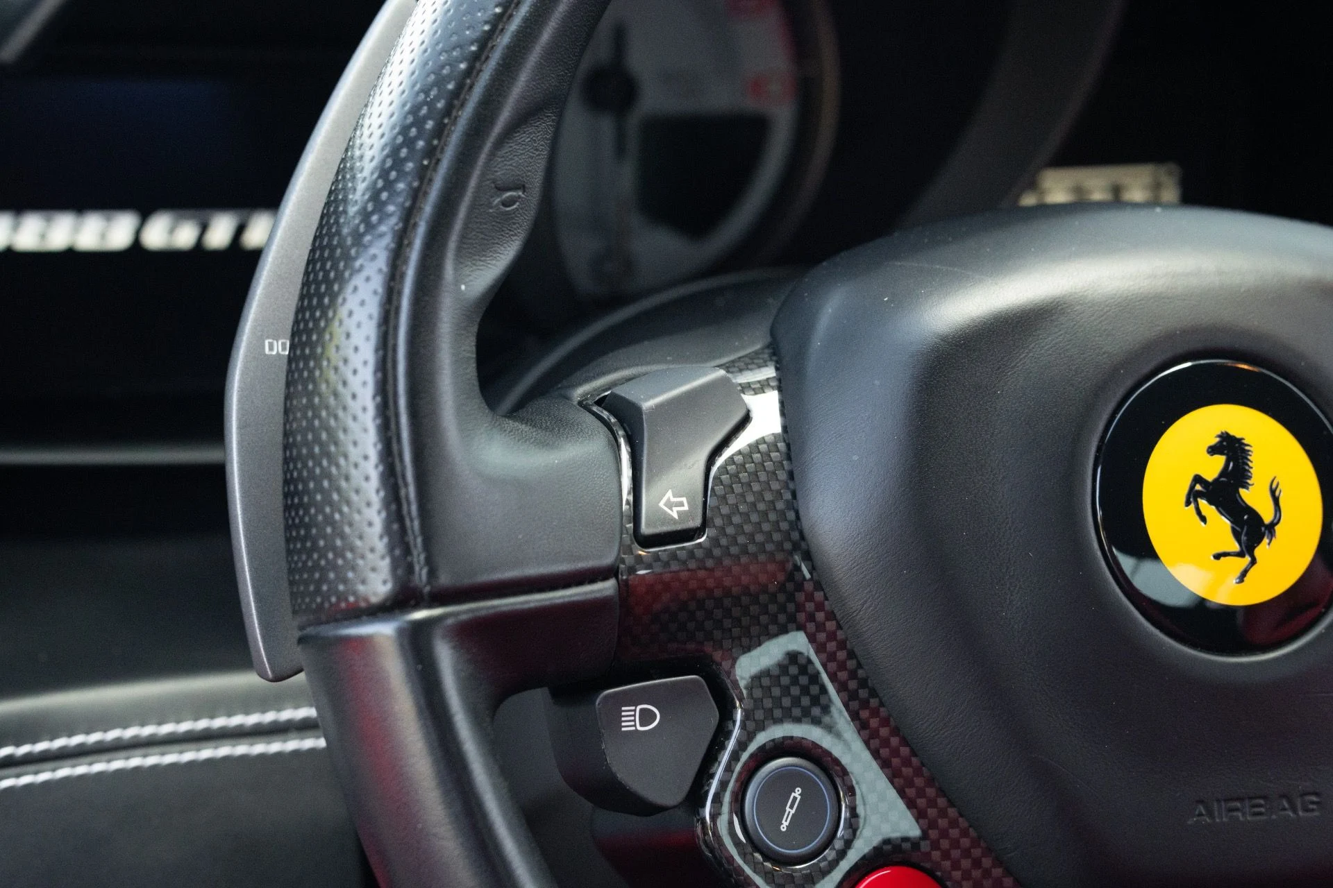 mph040_2574945962_Used_2017_Ferrari_488_GTB_1776194926_b684eaa06f