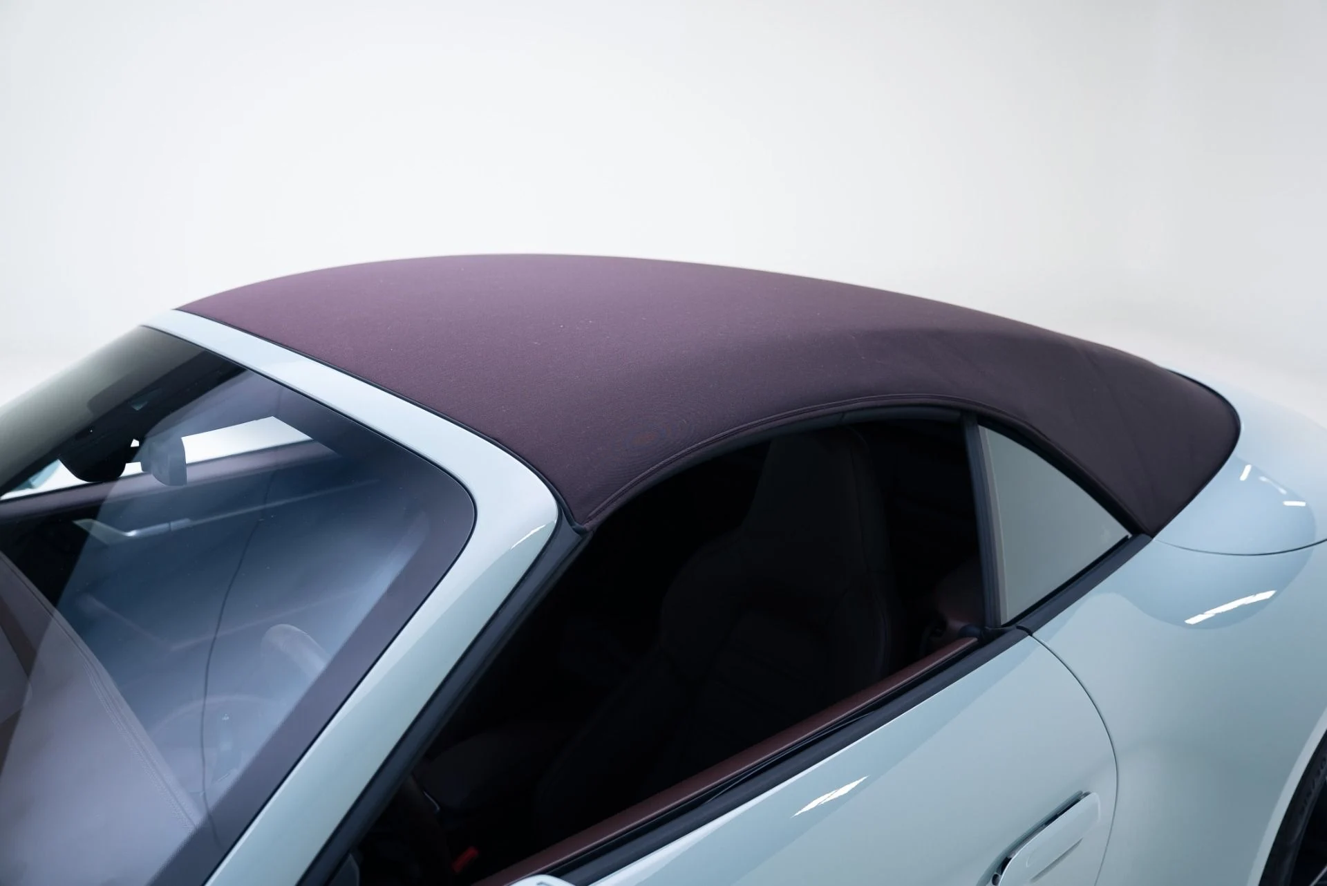 mph040_2580271891_Used_2025_Porsche_911_Carrera_4_GTS_1768865218_10cee623f2